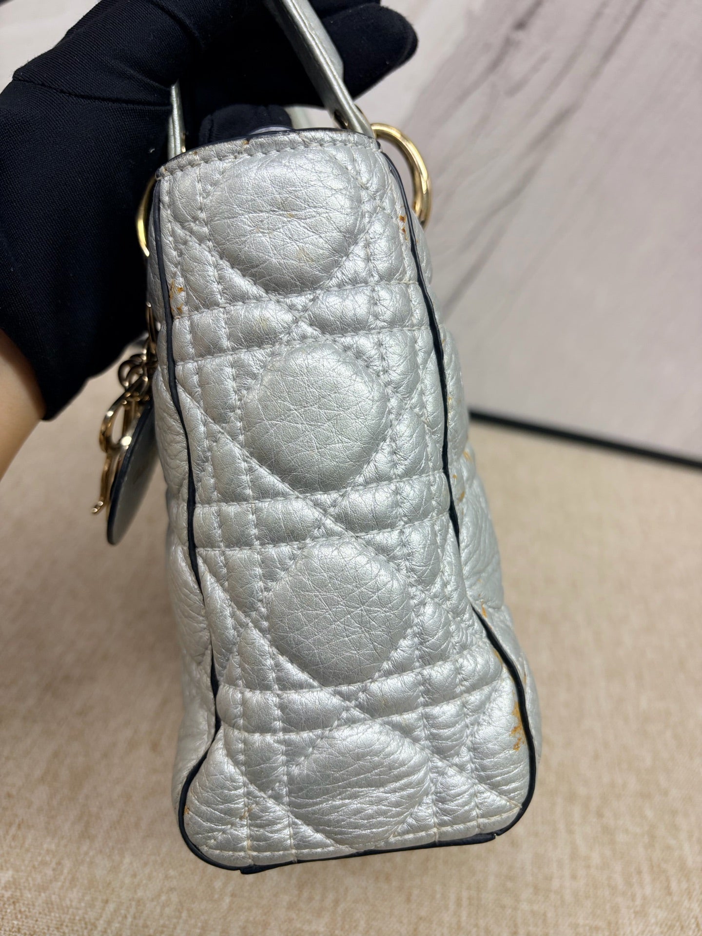 Dior - Lady Dior Bag - Cowhide leather - Pearlescent Grey with Gold-Tone Hardware - (mini)