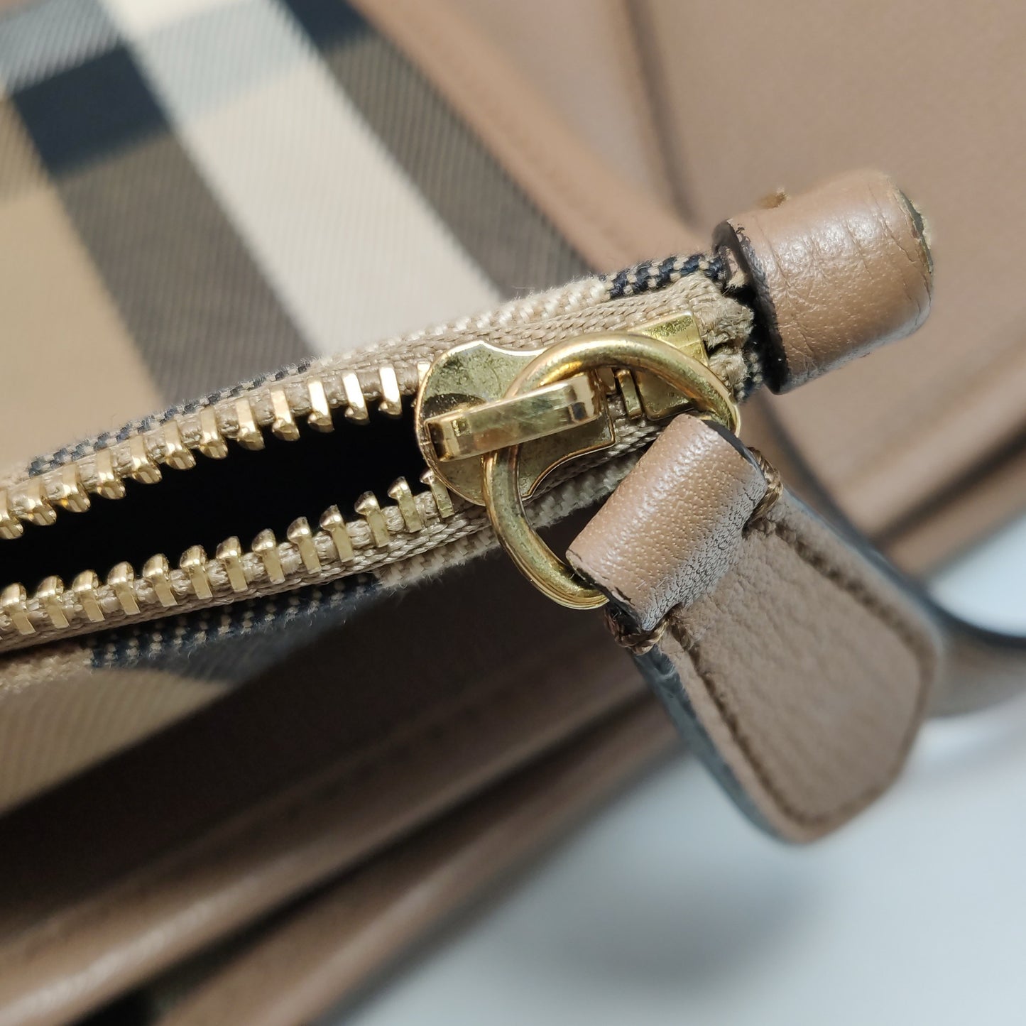 Burberry - Tote with Detachable Pouch - Cowhide leather - Beige - (Large)