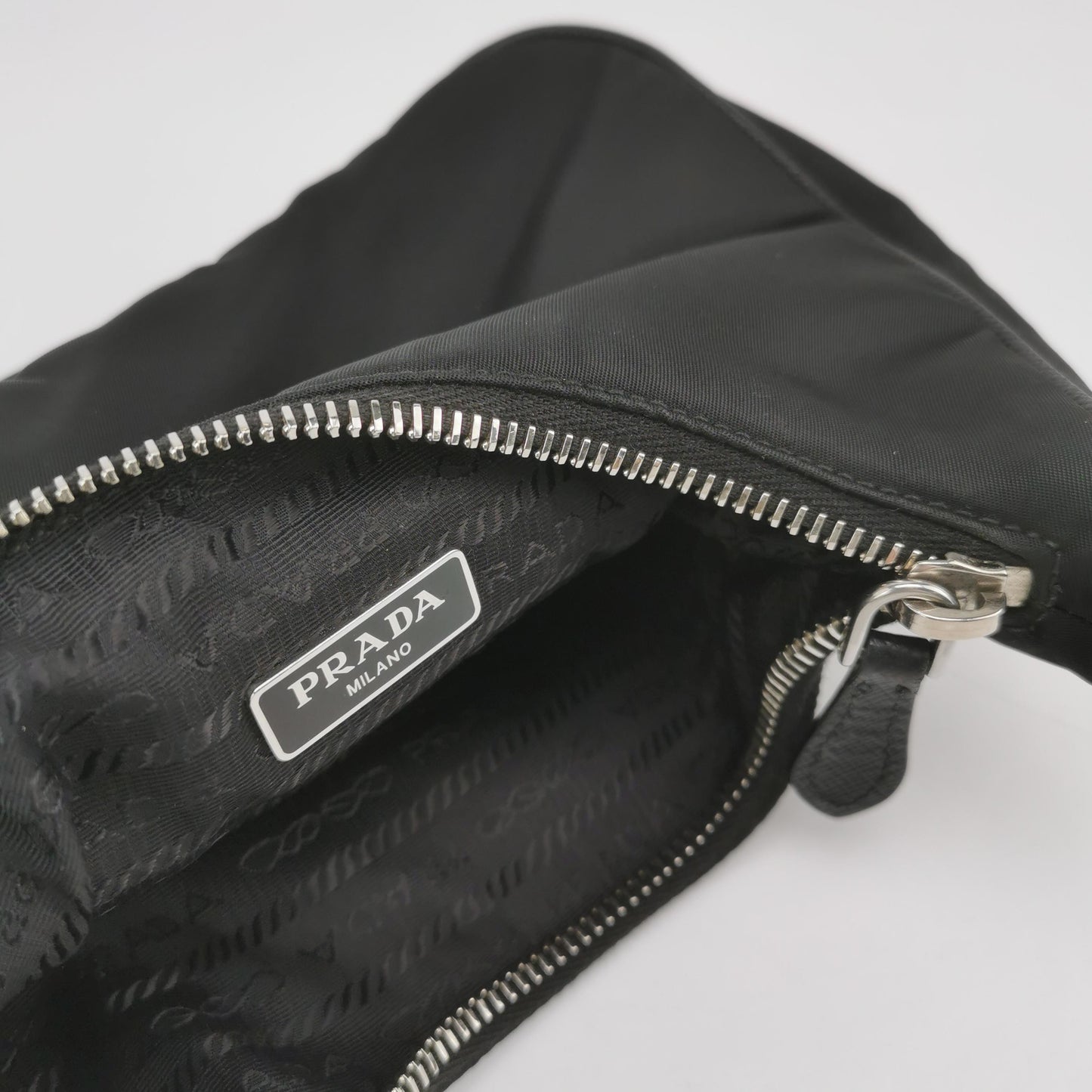 Prada - Re-Edition 2005 Shoulder Bag - Nylon (Polyamide) with Saffiano leather trim - Black - (Small)