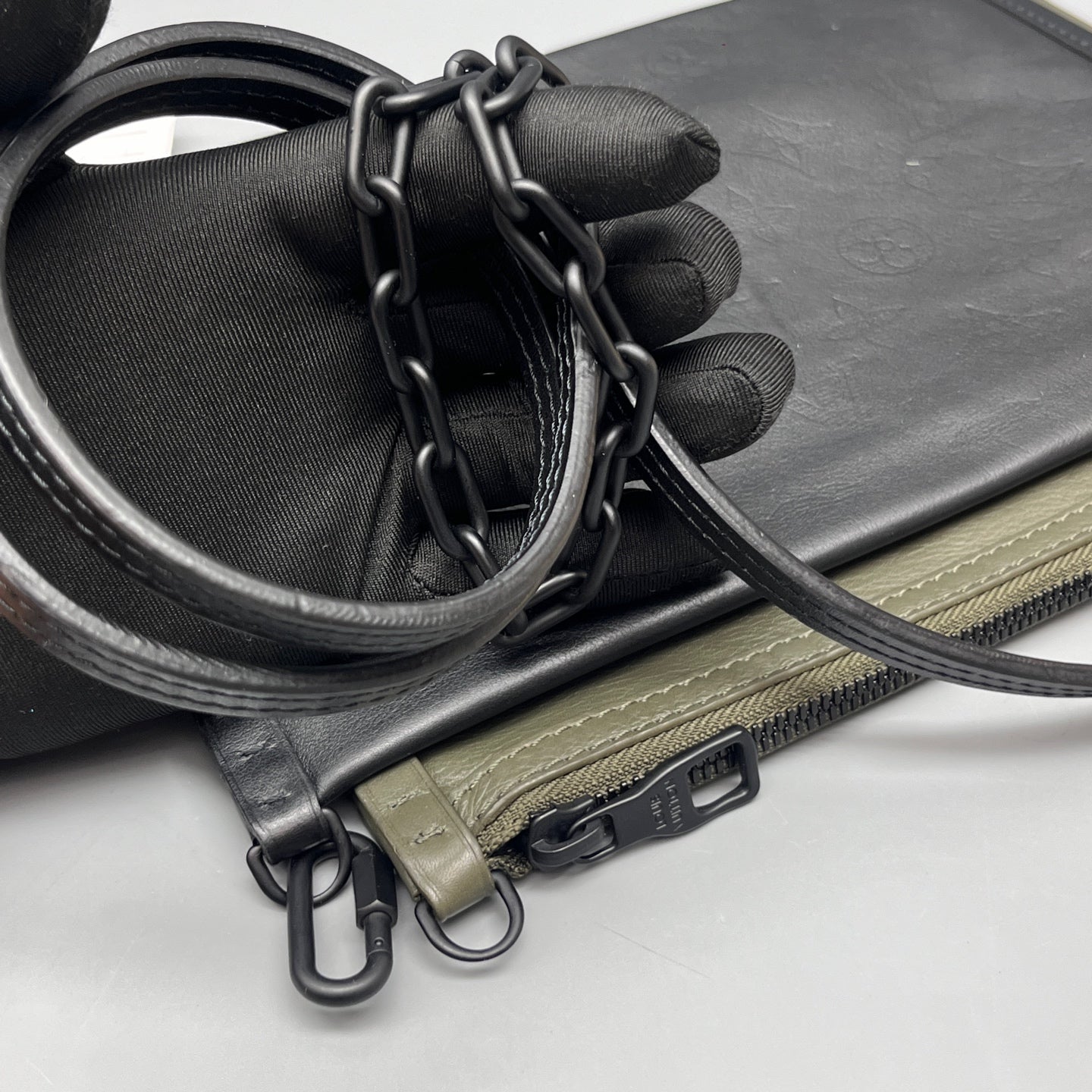 Louis Vuitton - Flat 2-in-1 Messenger Bag - Monogram Empreinte Leather - Multicolour - (Small)