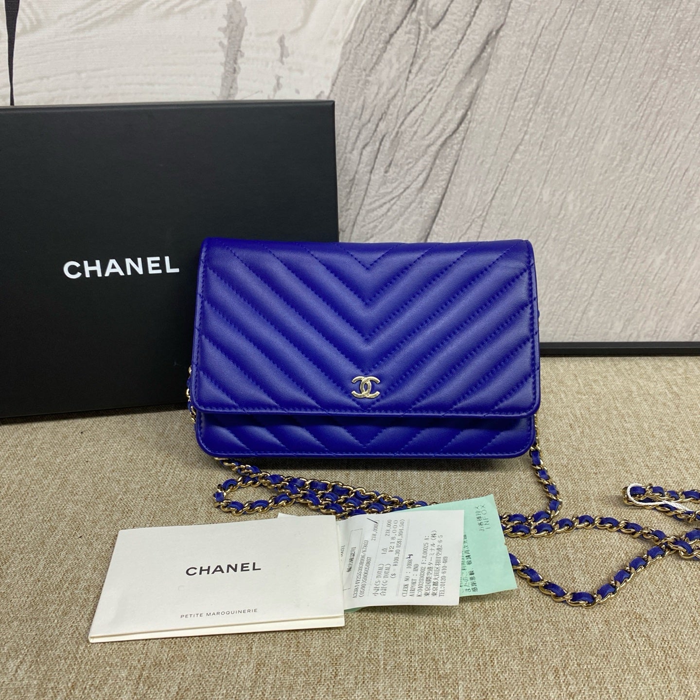 Chanel - V-Stitch Wallet on Chain (WOC) - Lambskin leather - Blue - (Mini)