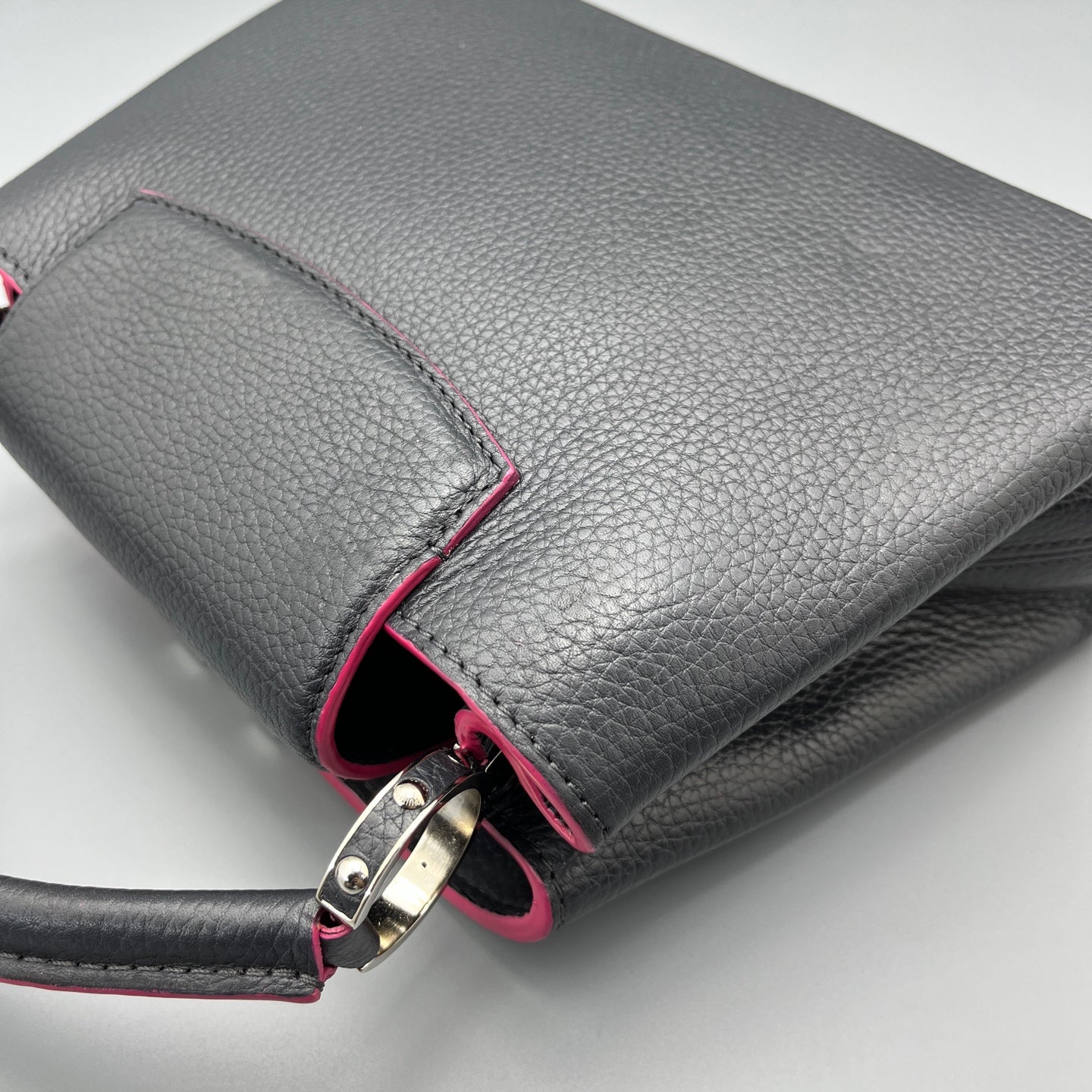 Louis Vuitton - Capucines BB - Taurillon leather - Black - (mini)
