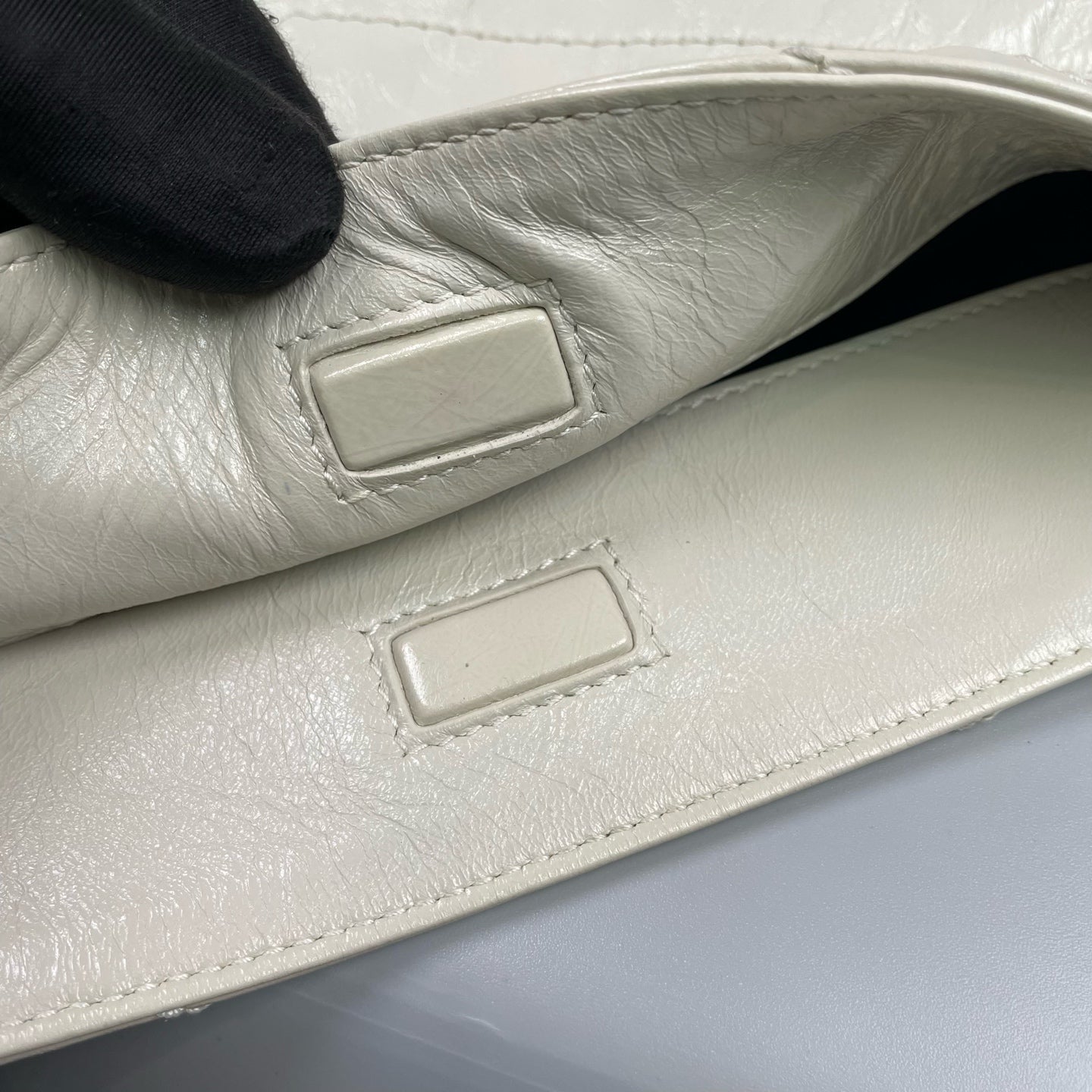 Saint Laurent - Niki Shopping Bag - Crinkled calfskin leather - Beige - (Medium)