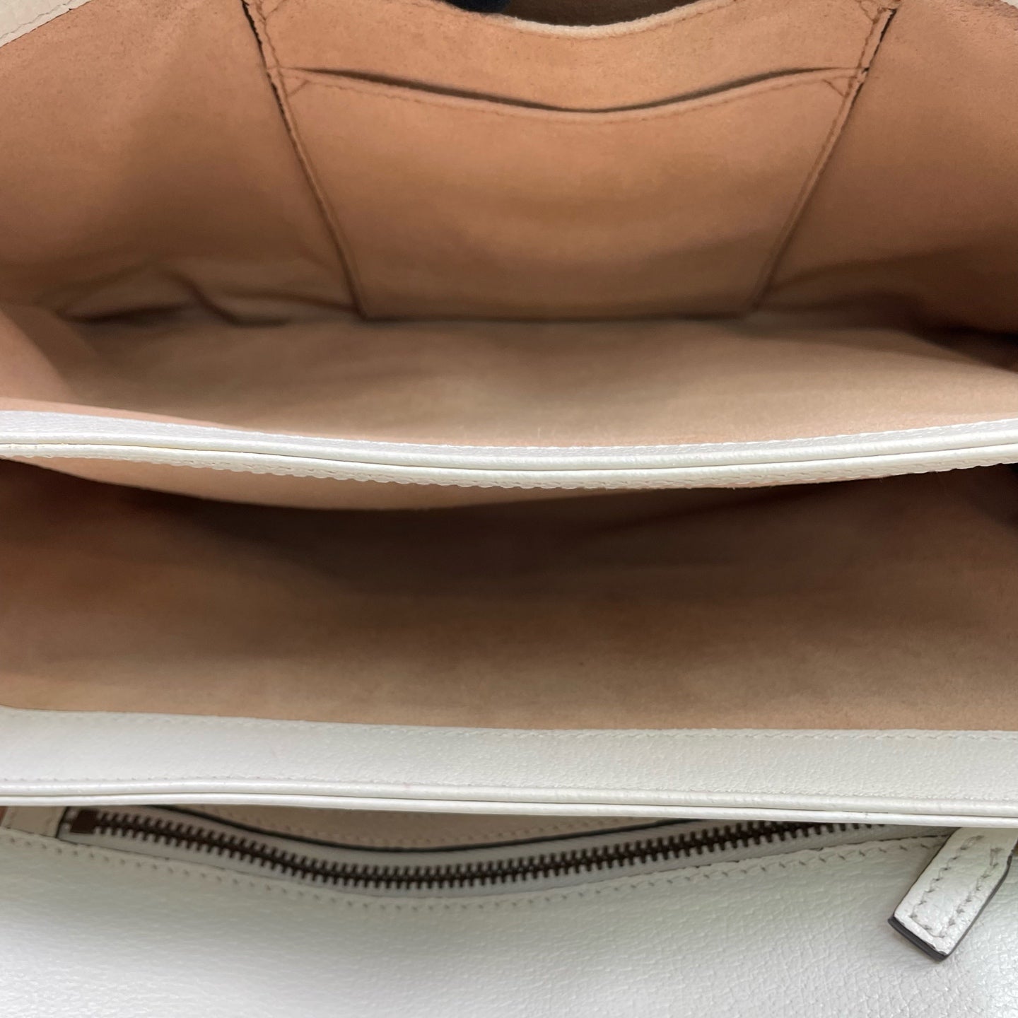 Gucci - Queen Margaret Bee Messenger Bag - GG Supreme coated canvas with grained leather trim - Beige and White with Red/Green Web Stripe - (medium)