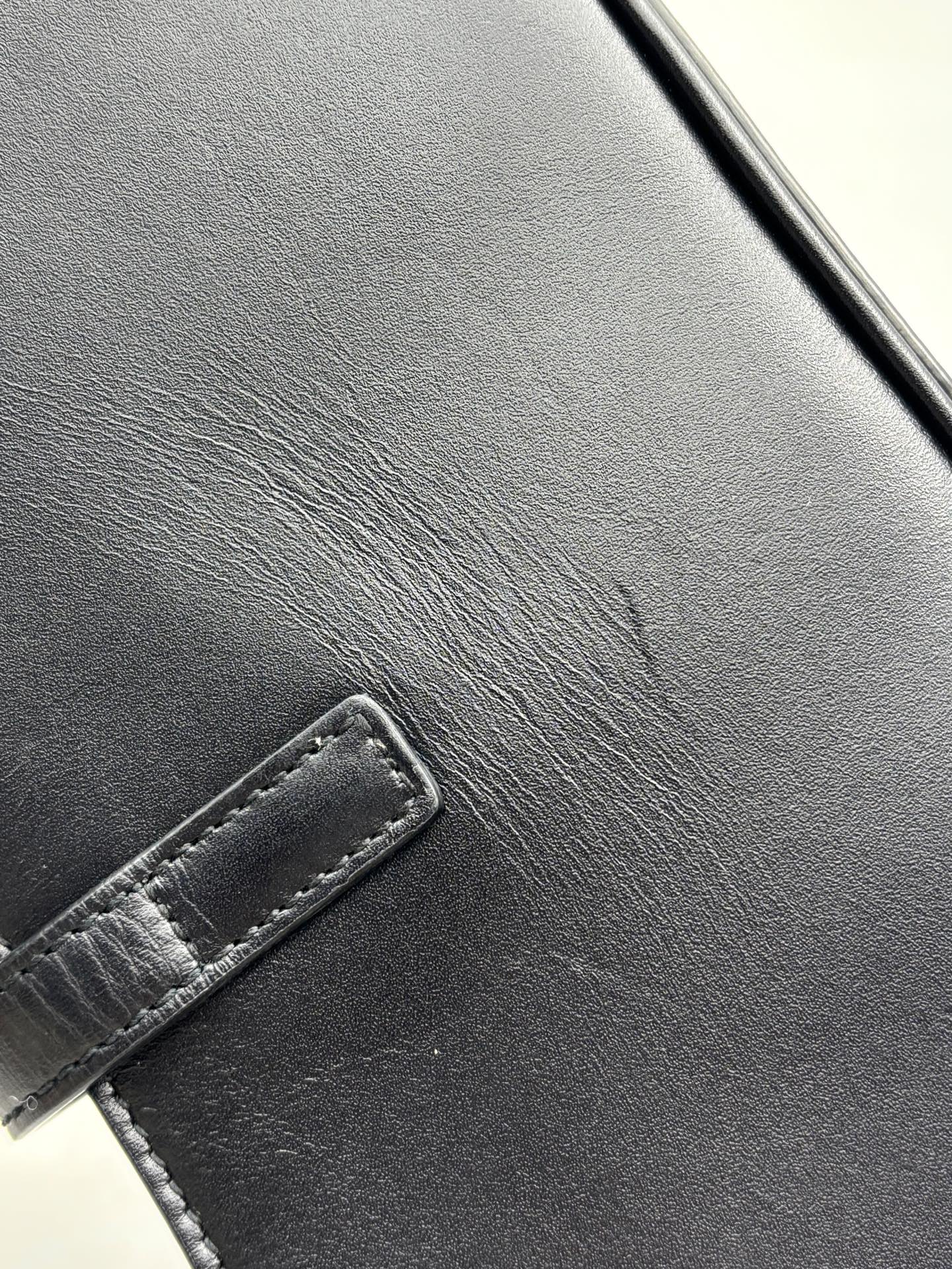 Saint Laurent - LE 5 À 7 Hobo Bag - Patent leather - Black - (mini)