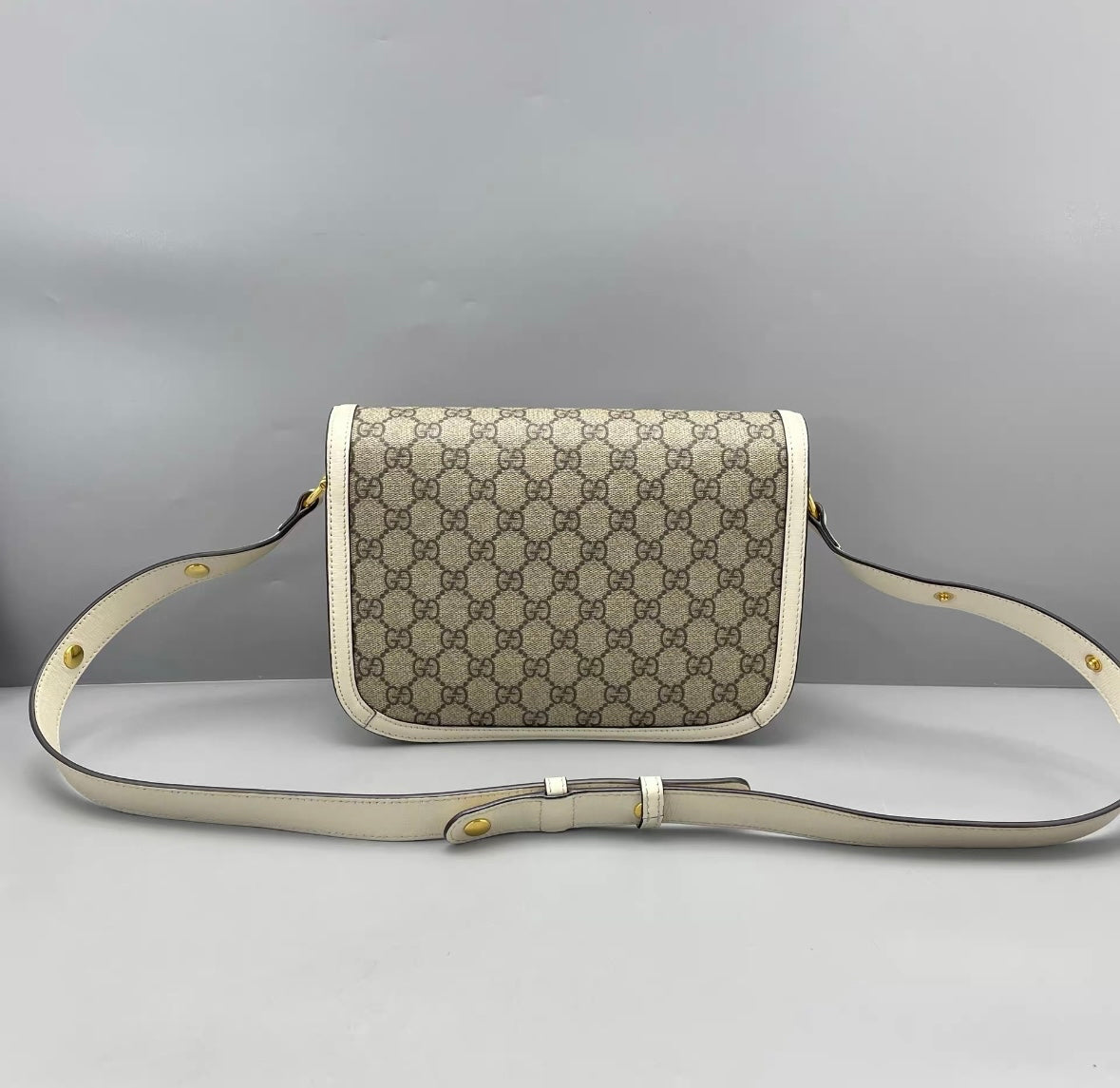 Gucci - 1955 Horsebit Shoulder Bag - GG Supreme canvas with white leather trim - Multicolour - (medium)