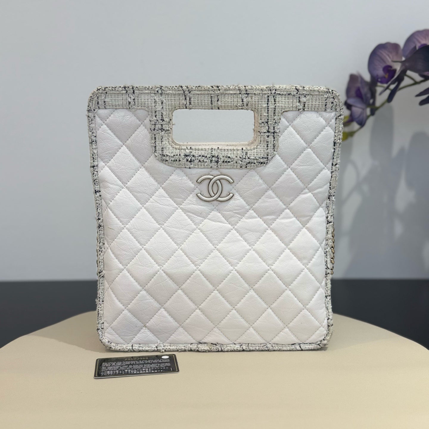 Chanel - Quilted Shopping Tote with Tweed Trim - Cowhide leather - White - (Small)