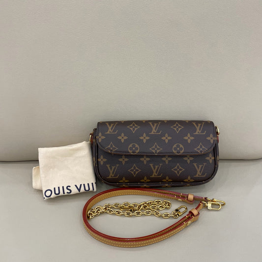 Louis Vuitton - Ivy Pochette - Monogram coated canvas with natural cowhide leather trim - Brown - (mini)