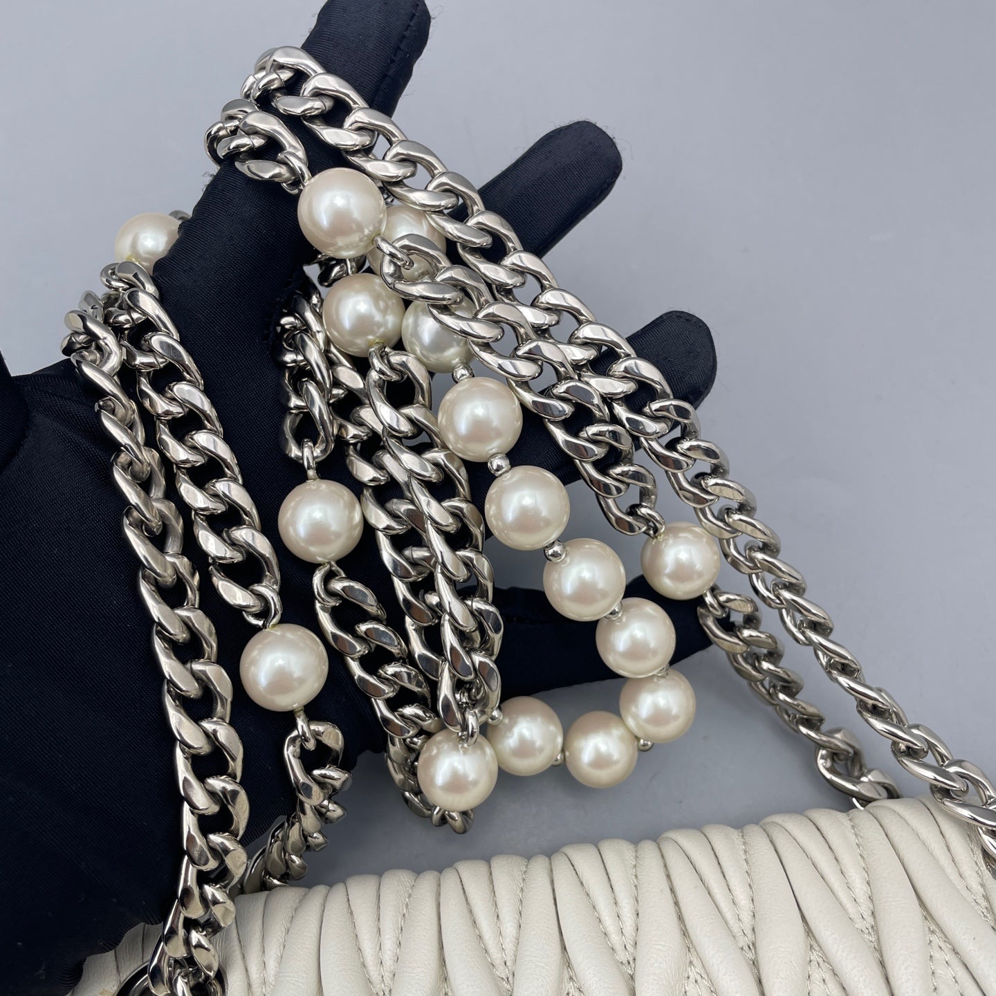 Miu Miu - Matelassé Pearl Chain Shoulder Bag - Lambskin leather - White - (small)