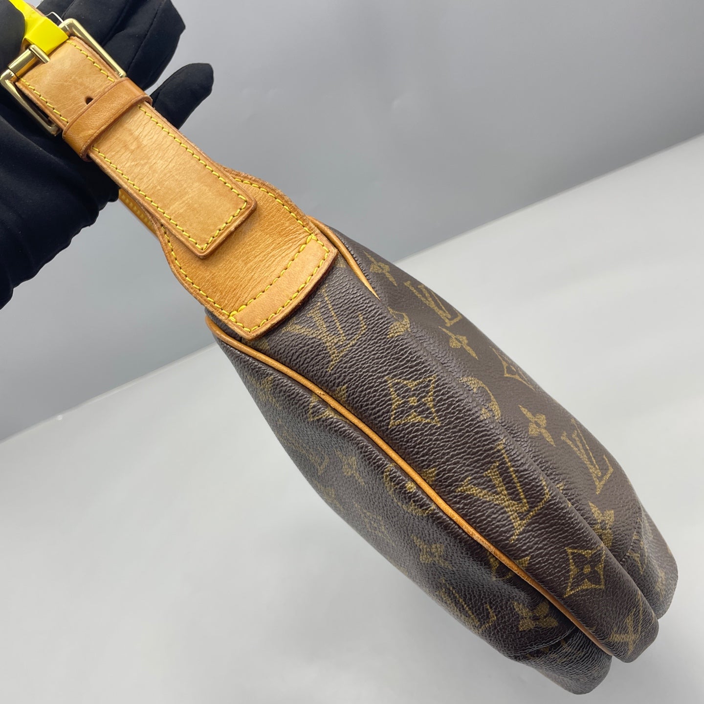 Louis Vuitton - Pochette Croissant - Monogram coated canvas with Vachetta leather trim - Brown - (Small)