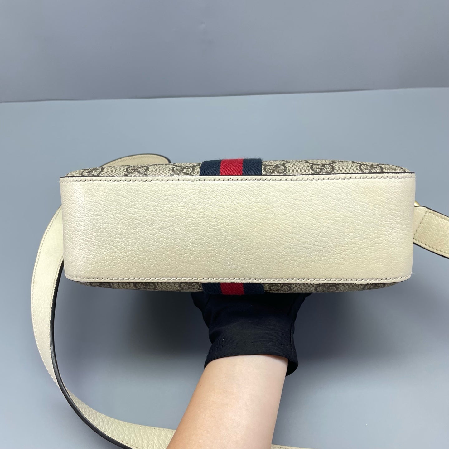 Gucci - Ophidia GG Supreme Camera Bag - GG Supreme canvas with grained leather trim - Beige and white with red and navy accents - (medium)