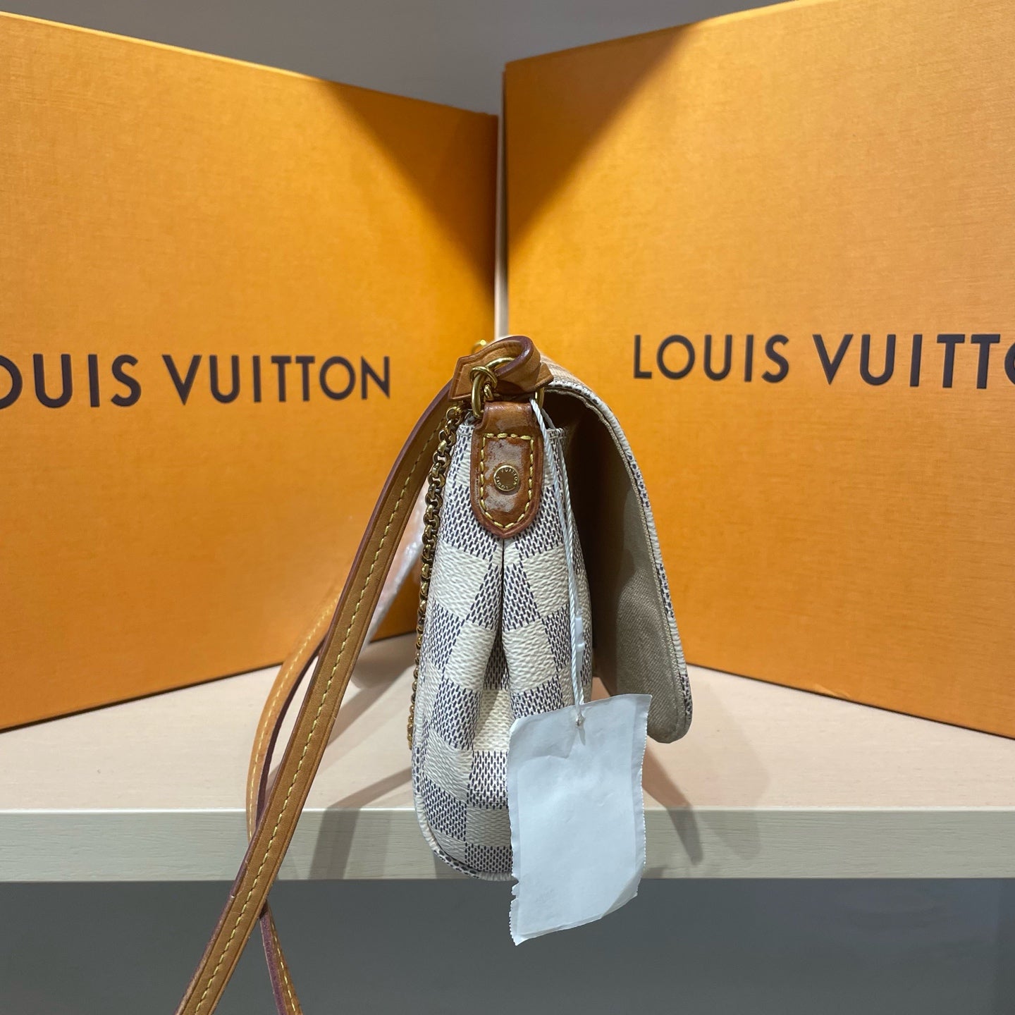 Louis Vuitton - Favorite MM - Damier Azur coated canvas with Vachetta leather trim - White - (Mini)