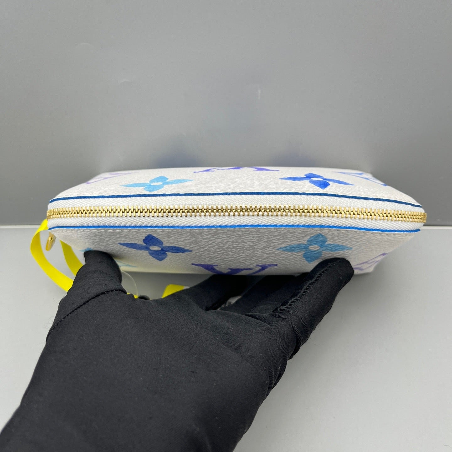 Louis Vuitton - Pochette Cosmétique Mini - Leather - White - (mini)