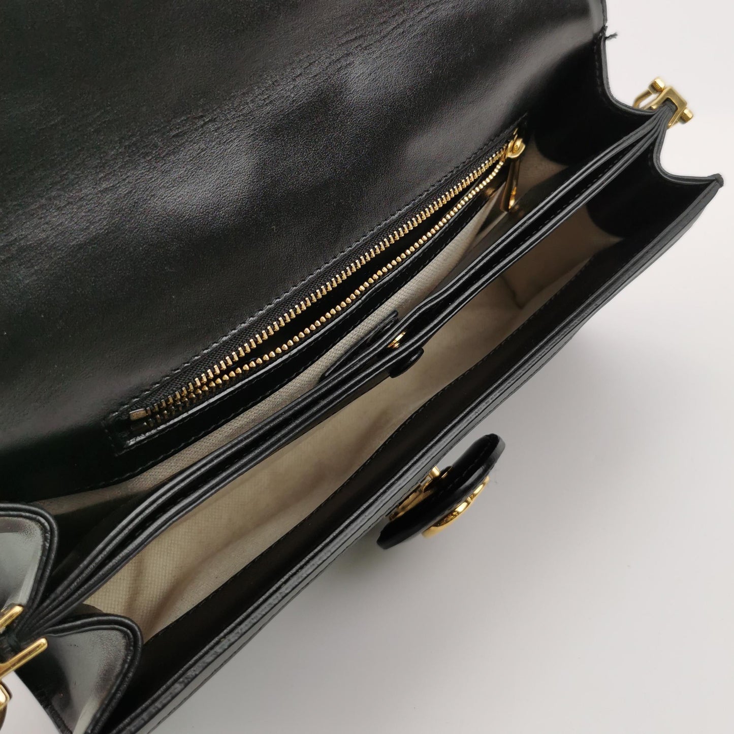 Gucci - GG Matelassé Small Shoulder Bag - Leather - Black - (Small)