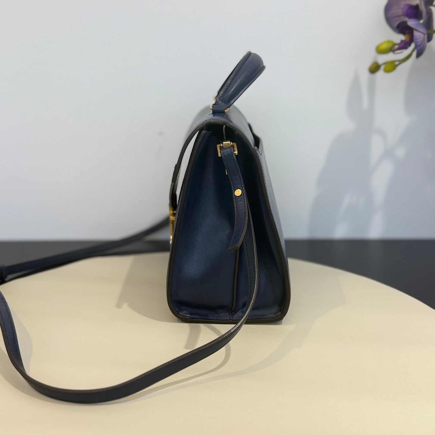 Saint Laurent - Cassandra Top Handle Bag - Smooth calfskin leather and goatskin suede - Navy with Gold-Tone Hardware - (medium)
