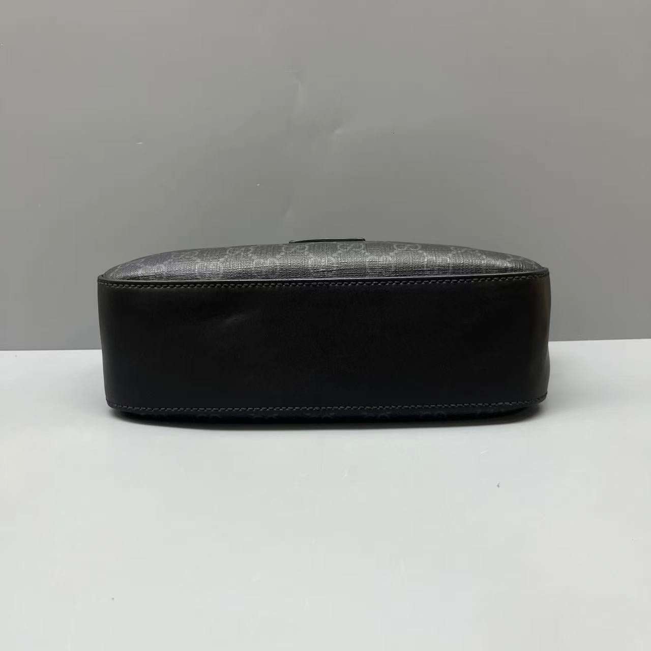 Gucci - GG Supreme Camera Bag - Coated canvas with leather trim - Black - (medium)