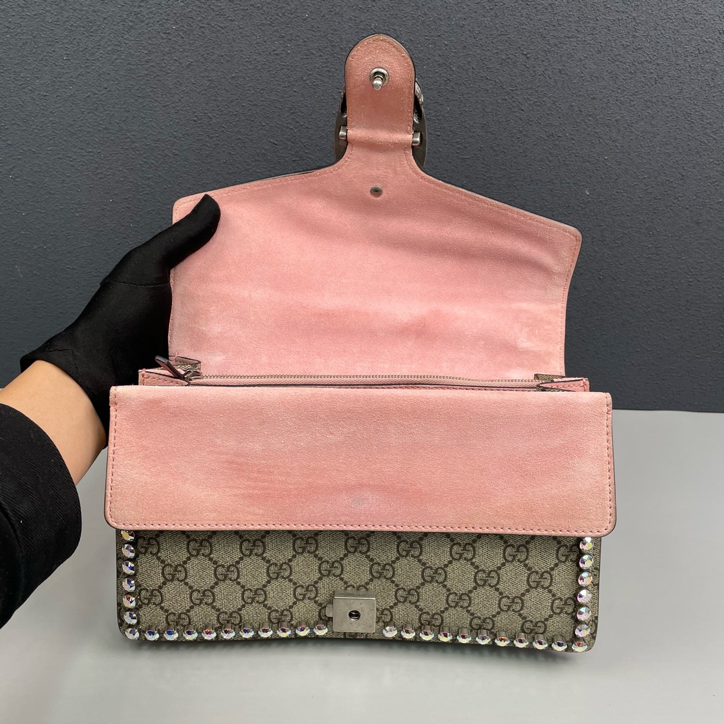 Gucci - Dionysus GG Supreme Shoulder Bag with Crystal Embellishment - GG Supreme coated canvas and pink suede leather with iridescent crystal embellishments - Beige, Pink and Multicolour crystals with Silver-Tone Hardware - (Medium)