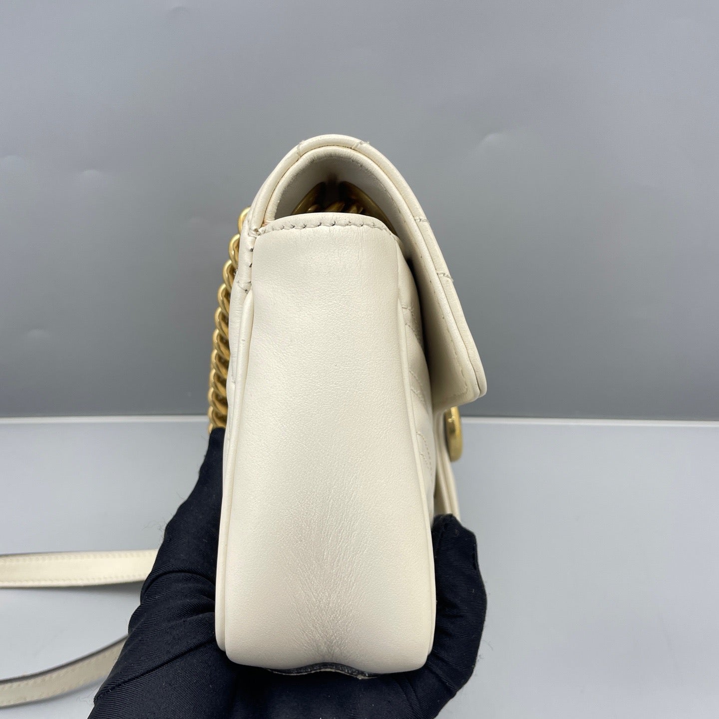Gucci - GG Marmont Matelassé Small Shoulder Bag - Calfskin leather - White - (Small)