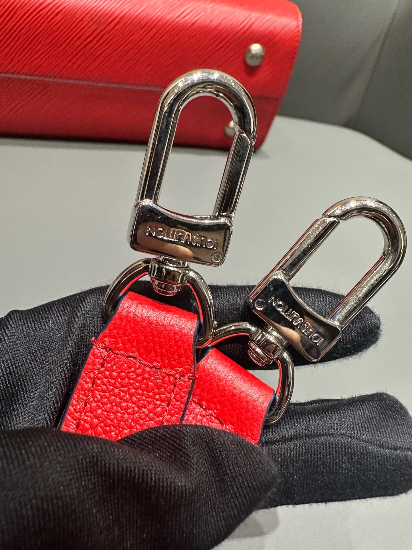 Louis Vuitton - Twist Tote - Epi leather, Cowhide leather - Red - (Medium)
