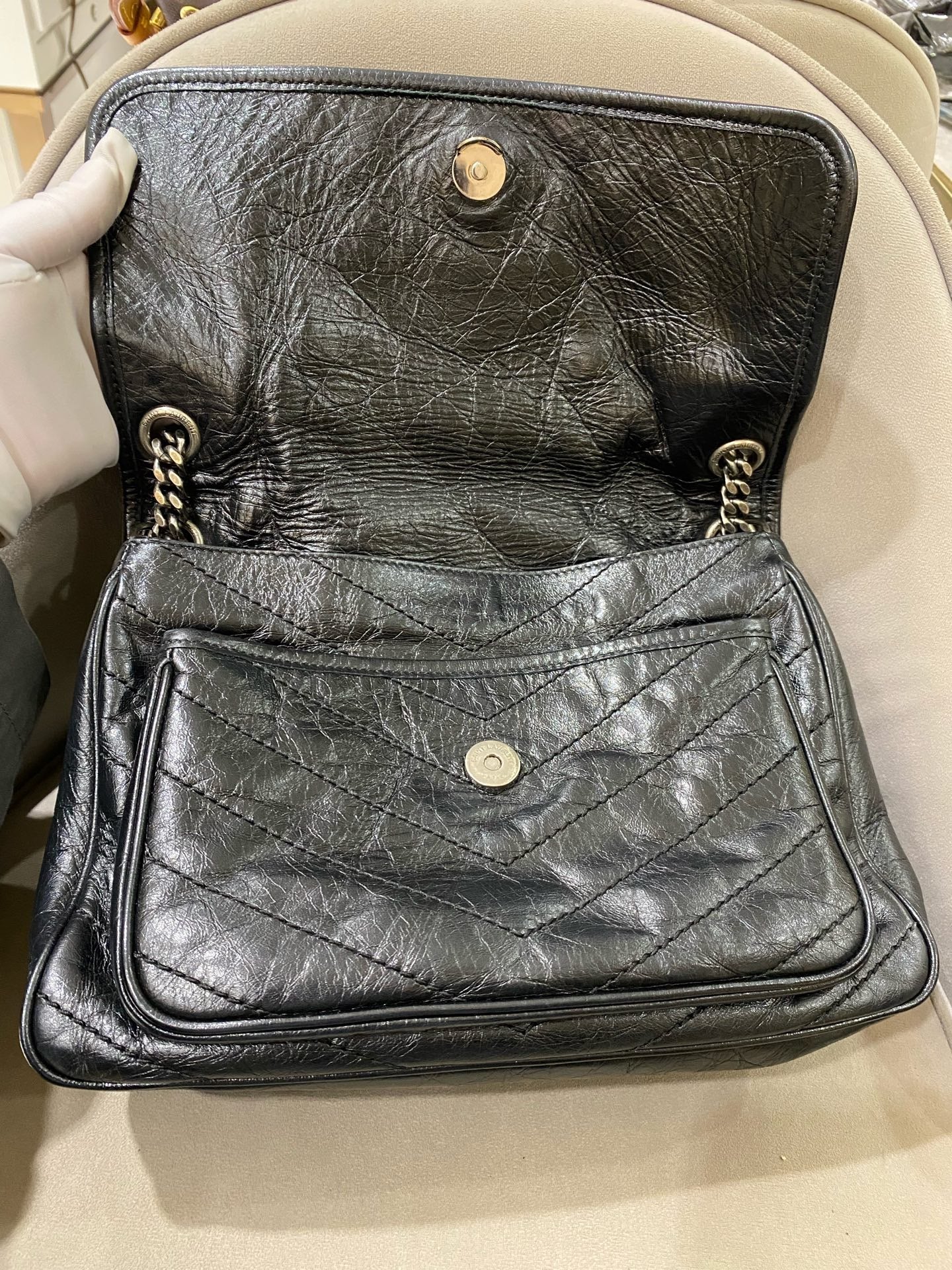 Saint Laurent - Niki Medium Chain Bag - Aged crinkled calfskin leather - Black - (Medium)