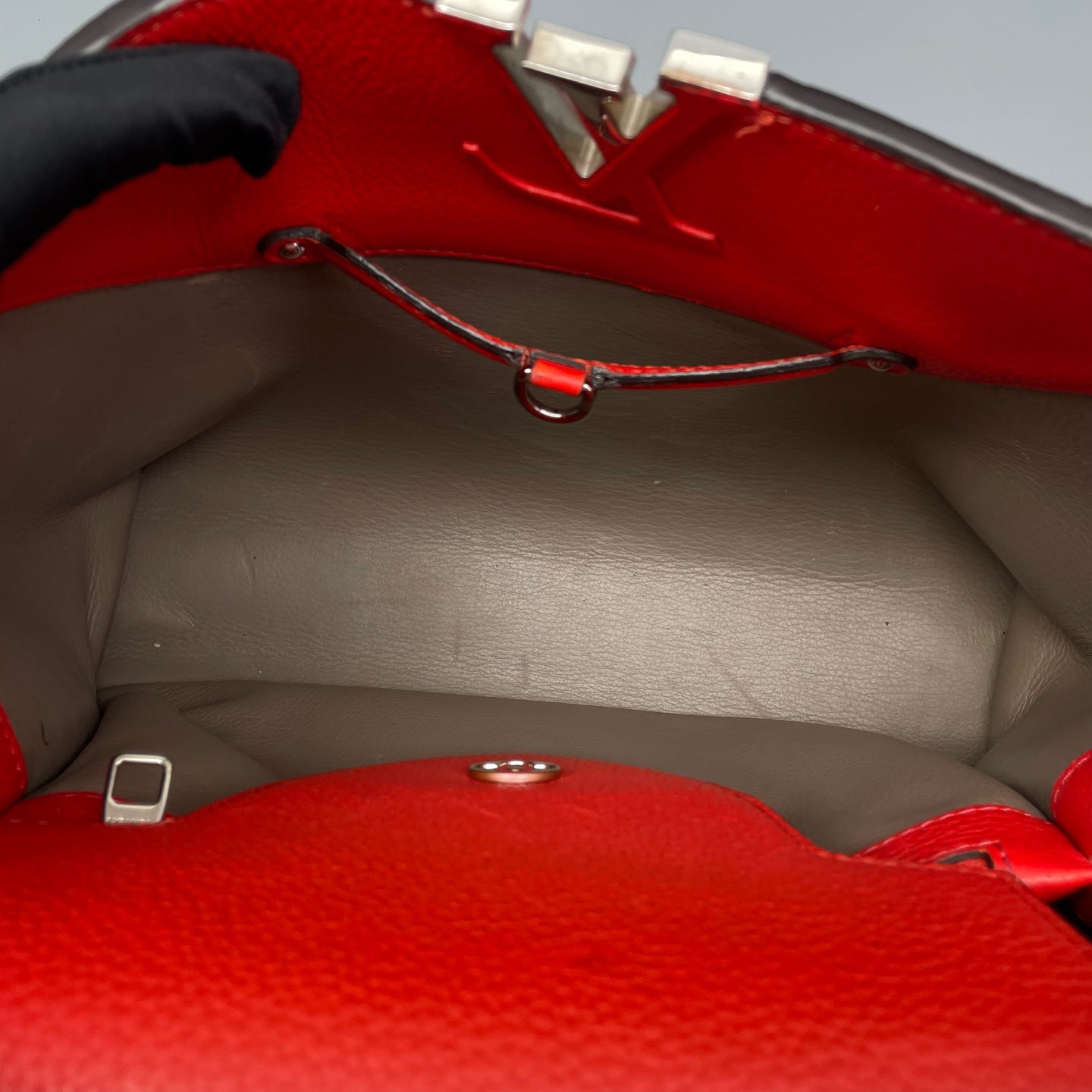 Louis Vuitton - Capucines - Leather - Red - (large)
