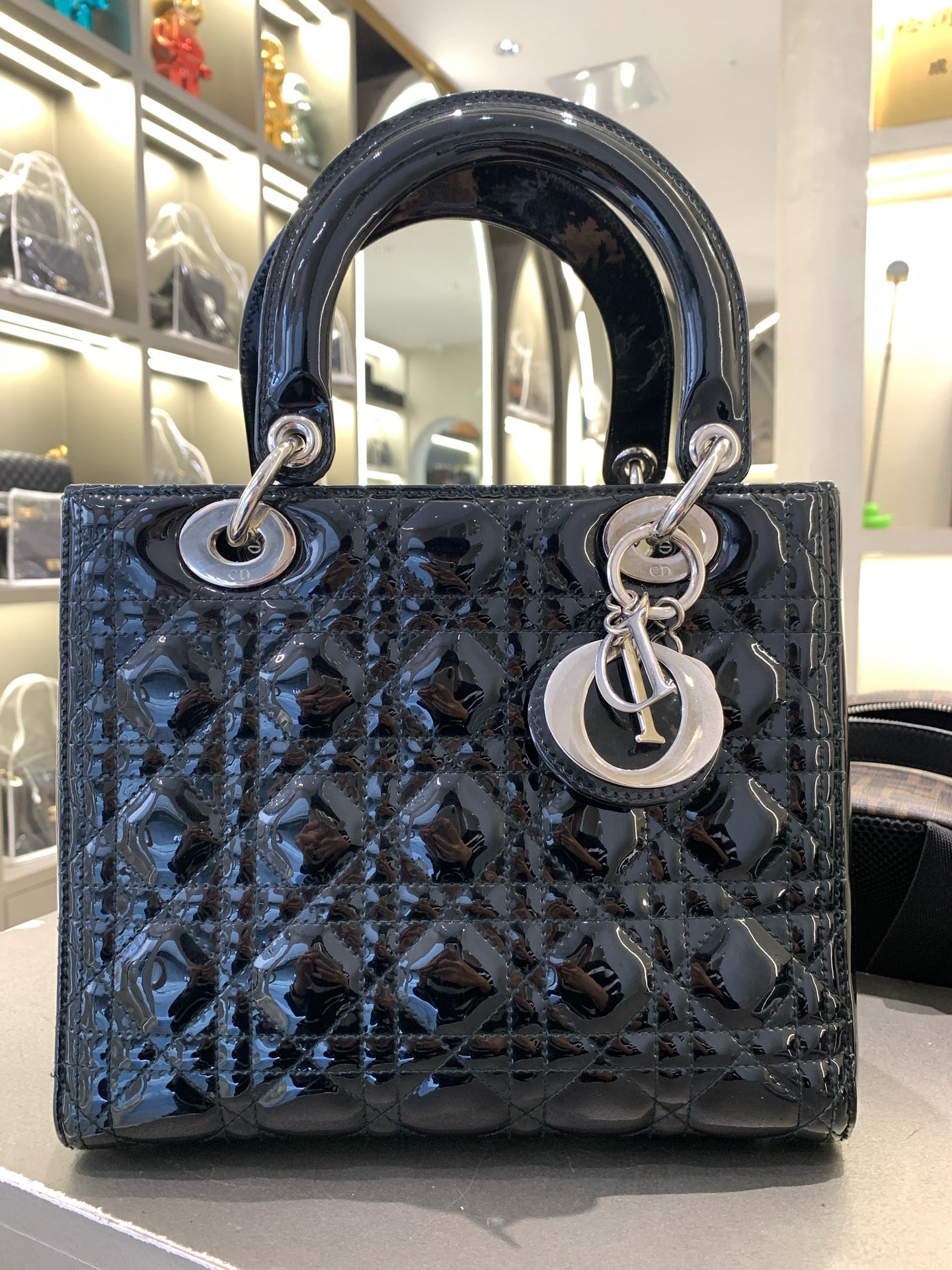 Dior - Lady Dior (5-Grid/Cannage) - Patent leather - Black - (Medium)
