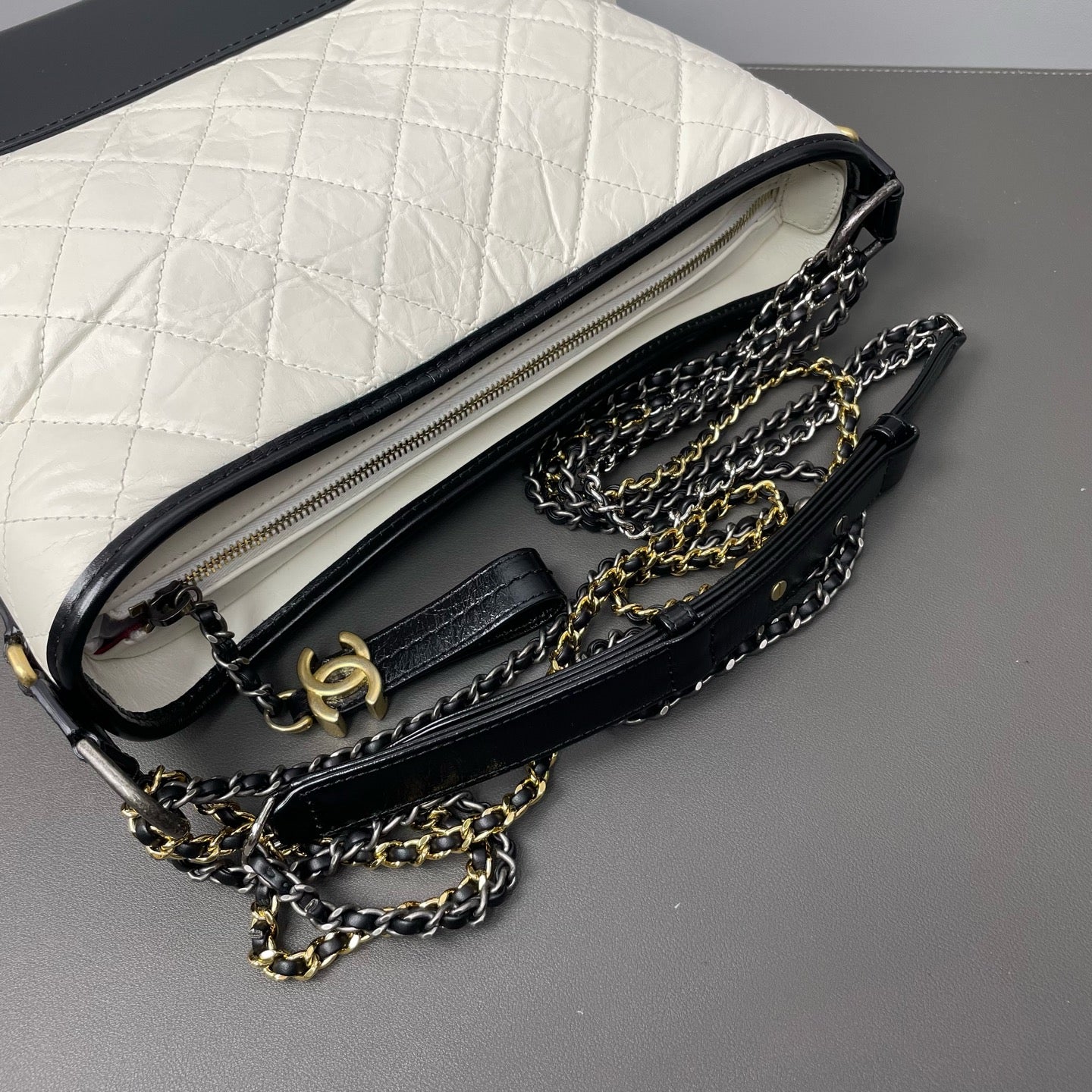 Chanel - Gabrielle Hobo Bag - Aged calfskin and patent leather - Black and White - (Medium)