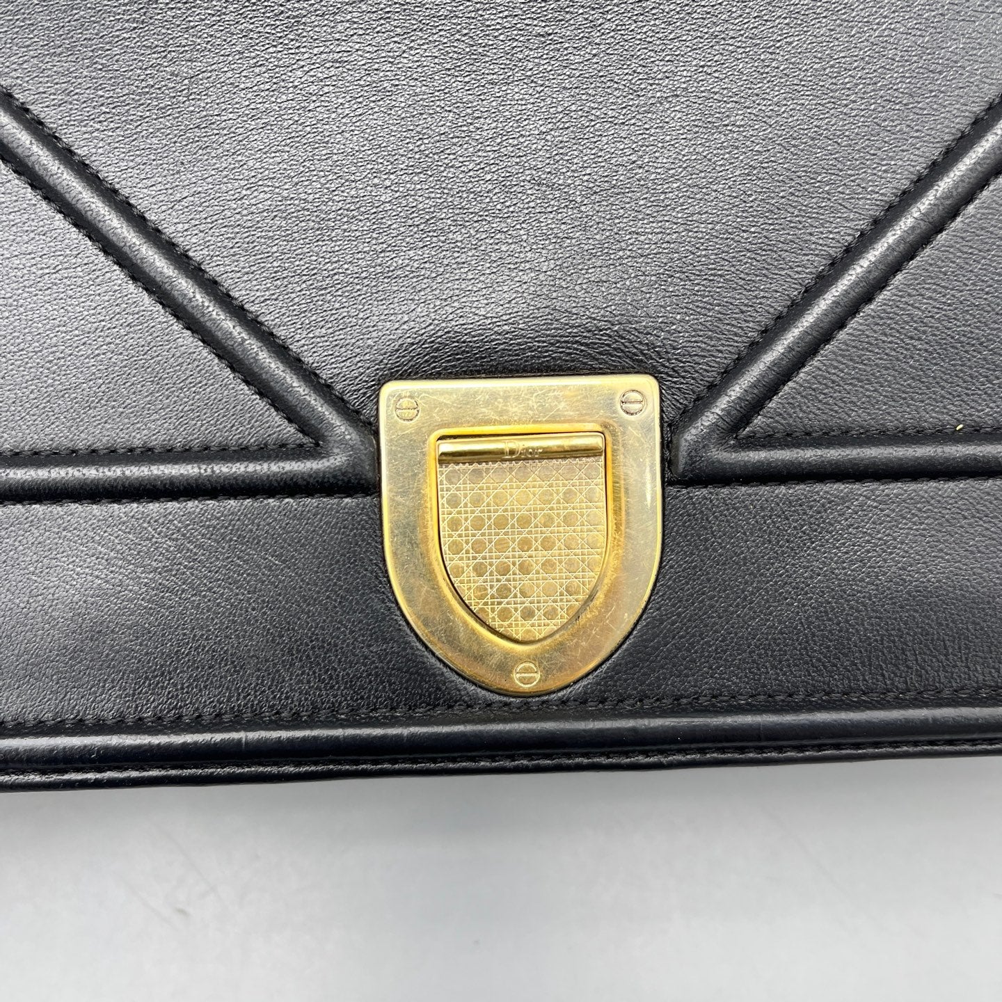 Dior - Diorama Bag - Grained Calfskin Leather - Black with Gold-Tone Hardware - (medium)