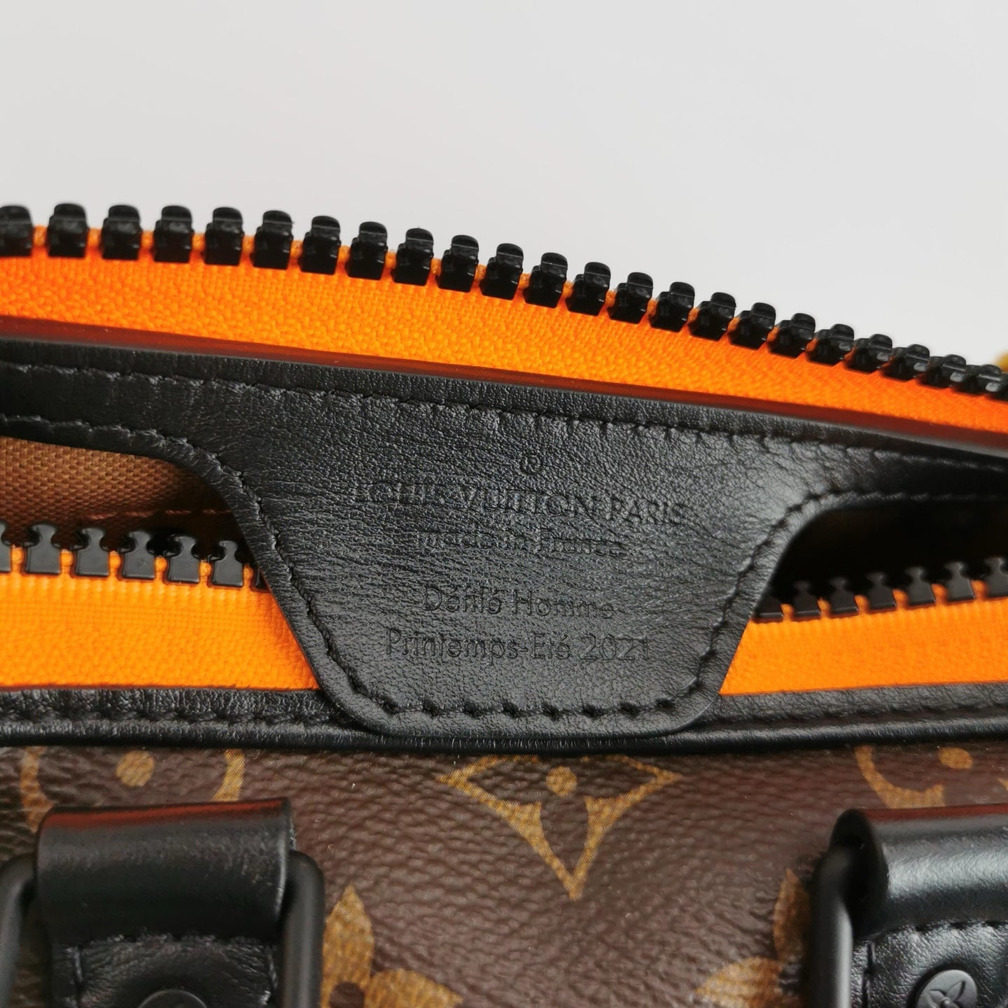 Louis Vuitton - Nano Keepall M80118 (NIGO collaboration) - Monogram coated canvas with leather trim and knitted textile monkey - Brown, Black, Orange - (mini)