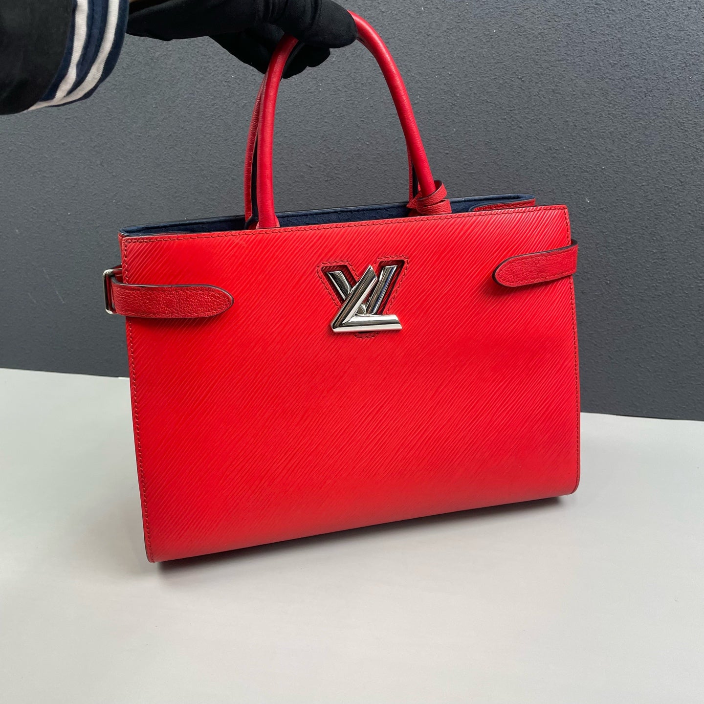 Louis Vuitton - Twist Tote - Epi leather - Red - (medium)