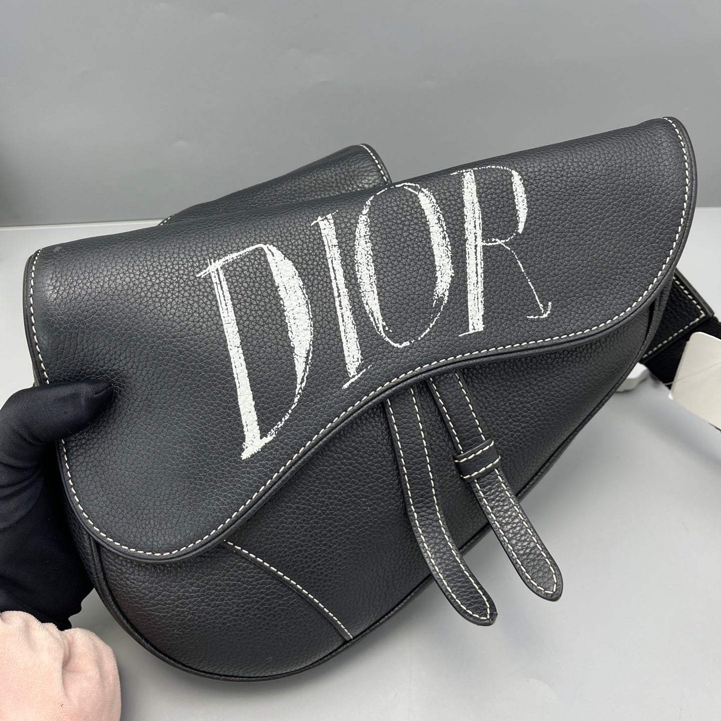 Dior - Saddle Belt Bag with Graffiti - Grained leather - Black - (Small)