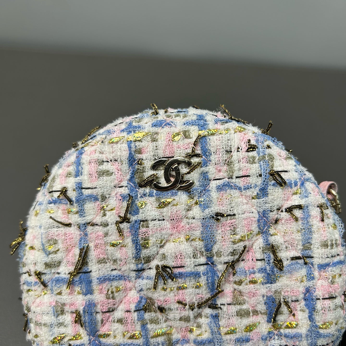 Chanel - Round Mini Chain Bag - Tweed with leather trim - Multicolour (White, Pink, Blue) with Pink accents - (mini)