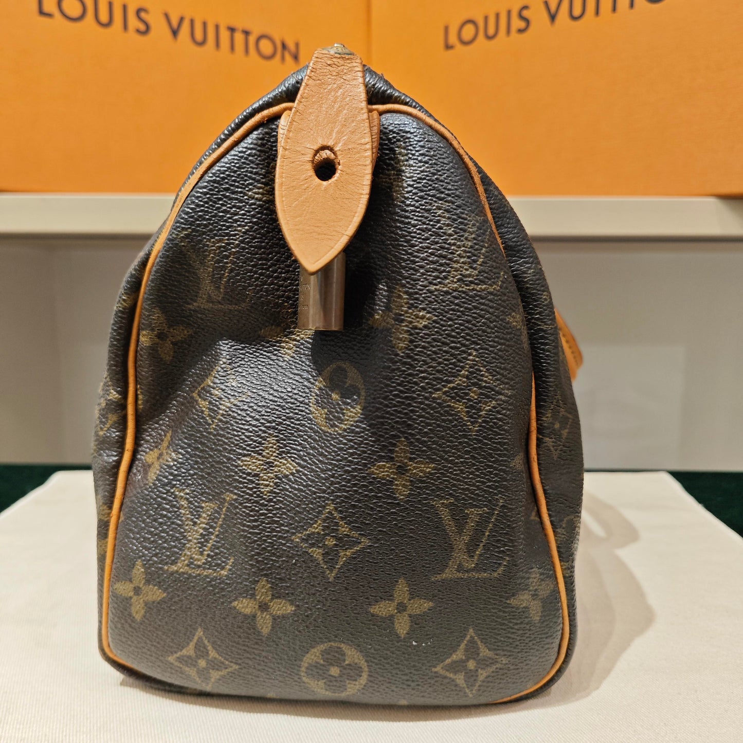 Louis Vuitton - Speedy 25 - Monogram coated canvas with Vachetta leather trim - Brown - (Small)