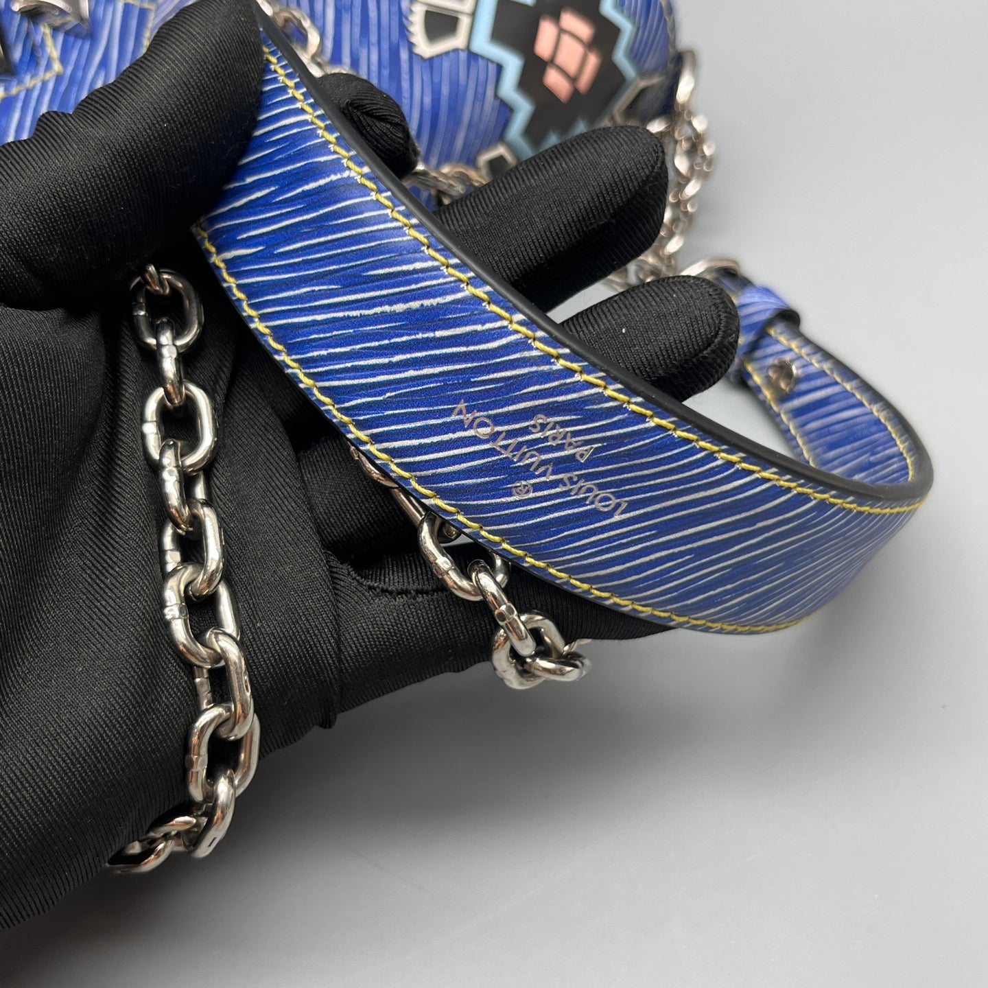 Louis Vuitton - Twist MM Graffiti Chain Bag - Epi leather - Blue - (Small)