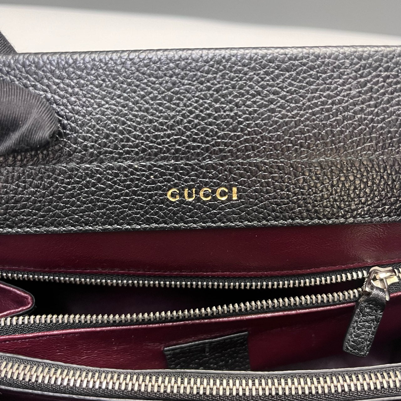 Gucci - Zumi Top Handle Bag - Grained leather - Black - (medium)