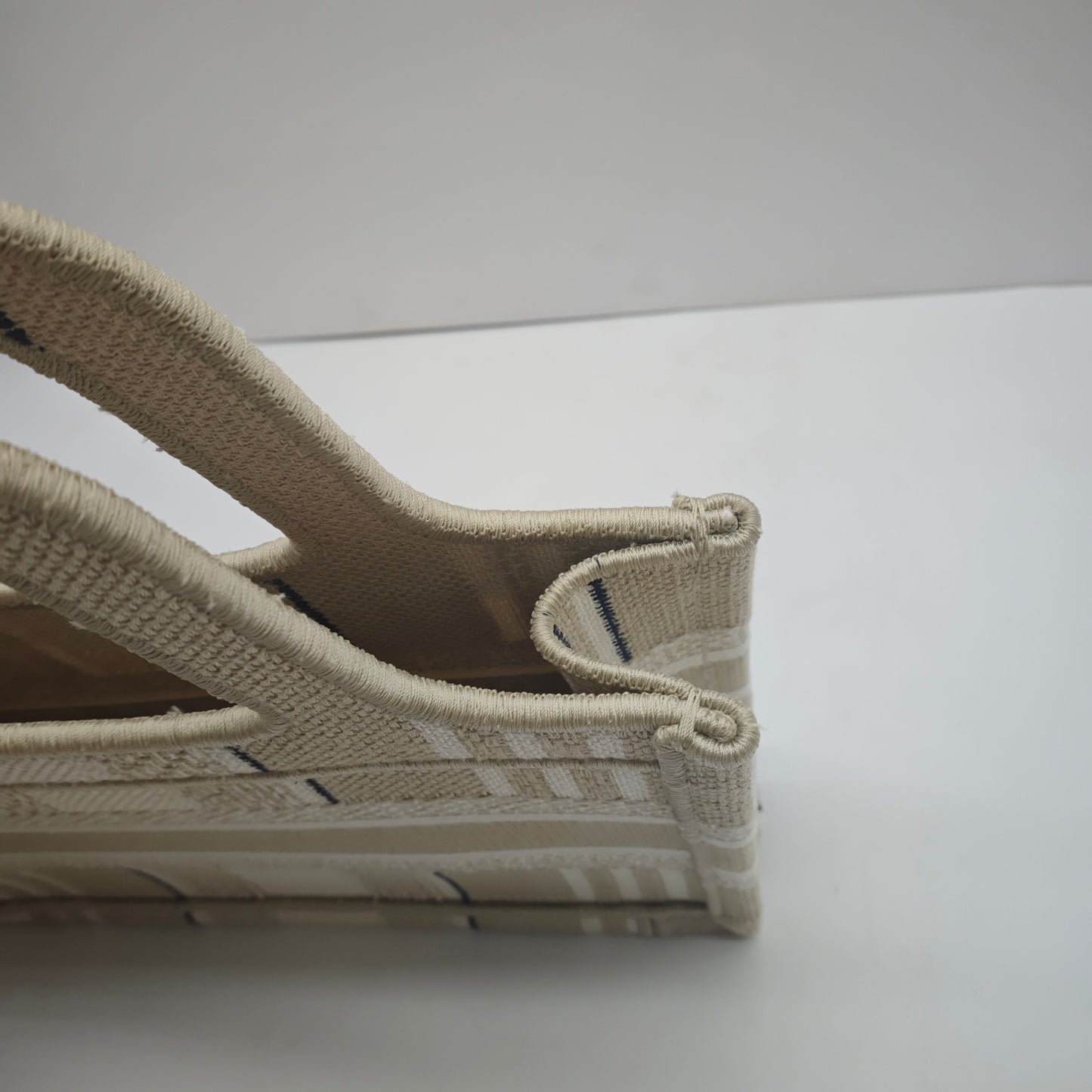 Dior - Book Tote Mini Horizontal - Embroidered cotton textile - Beige - (mini)