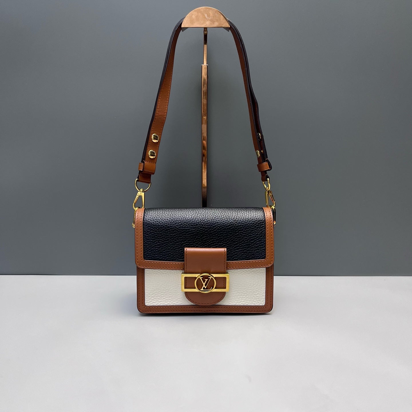 Louis Vuitton - Dauphine - Grained leather and smooth leather - Multicolour - (Mini)
