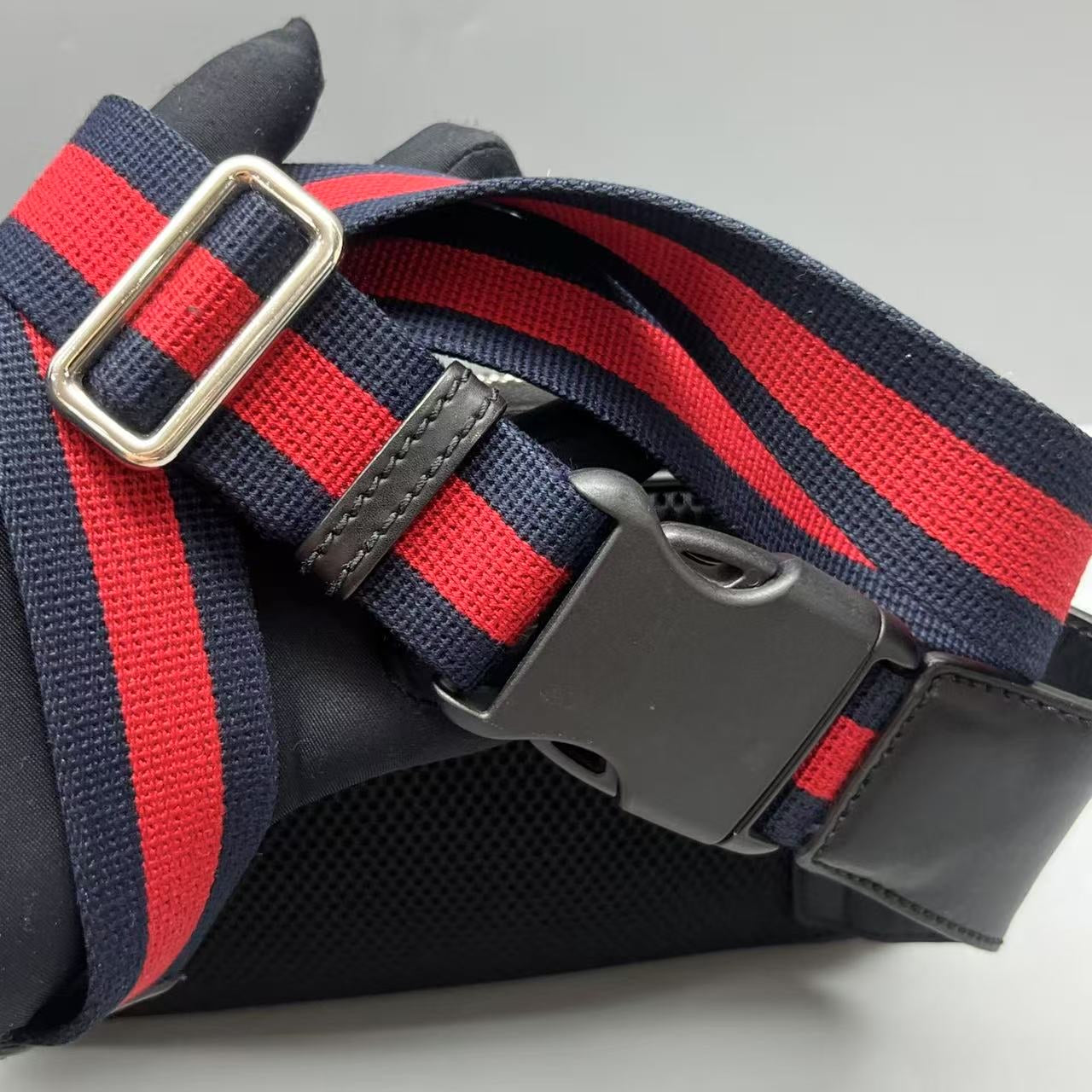 Gucci - GG Supreme Belt Bag with Tiger Print - GG Supreme canvas with leather trim - Black - (small)