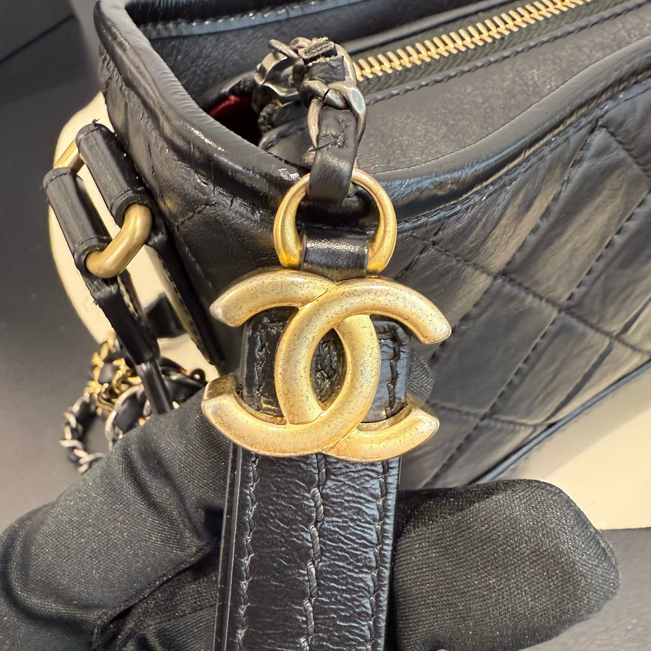 Chanel - Gabrielle Hobo Bag Small - Aged quilted calfskin and smooth calfskin leather - Black with mixed-tone hardware - (Small)