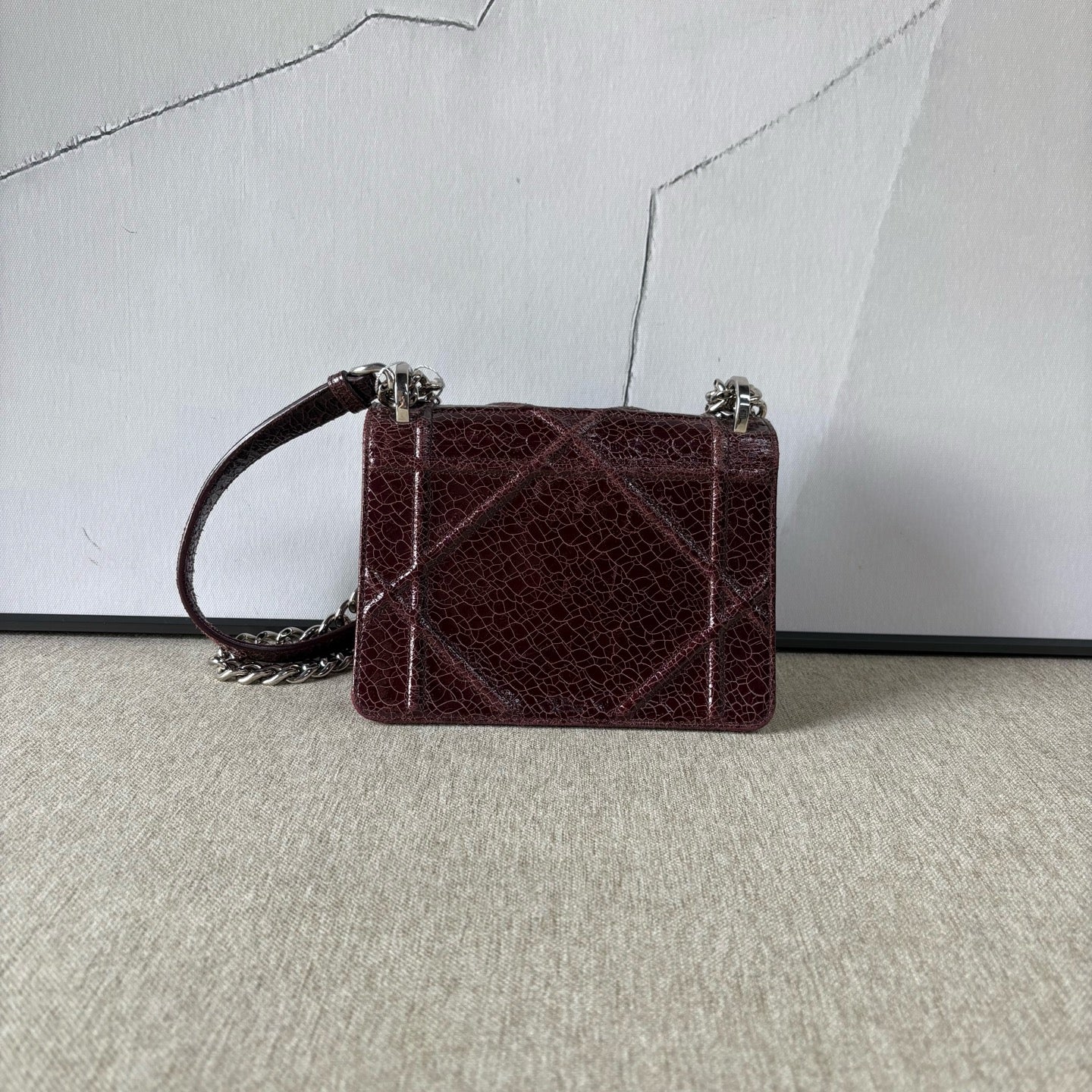 Dior - Ama Shield Bag with Cracked Texture - Fawn leather - Burgundy - (small)