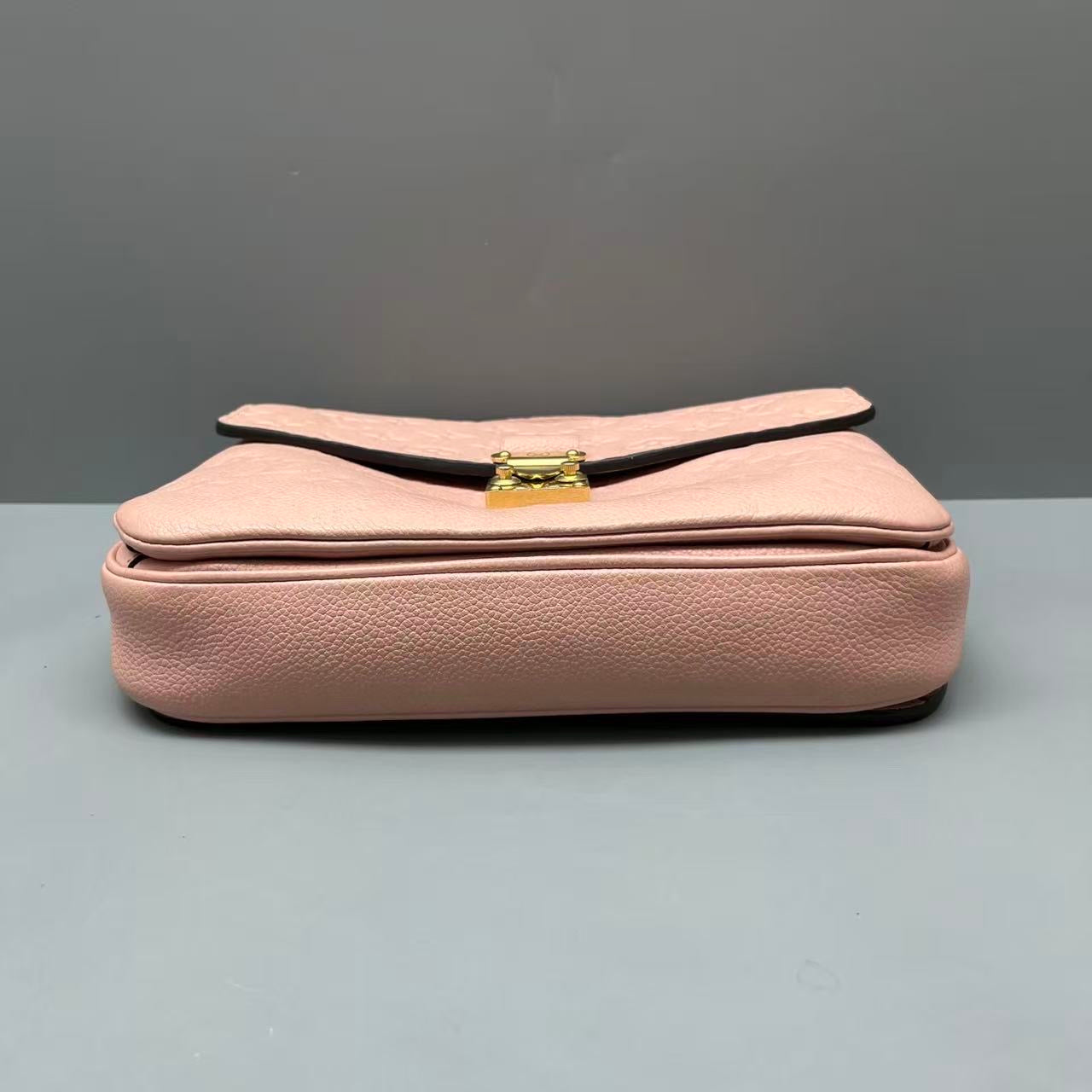 Louis Vuitton - Pochette Métis - Empreinte leather - Pink - (Medium)