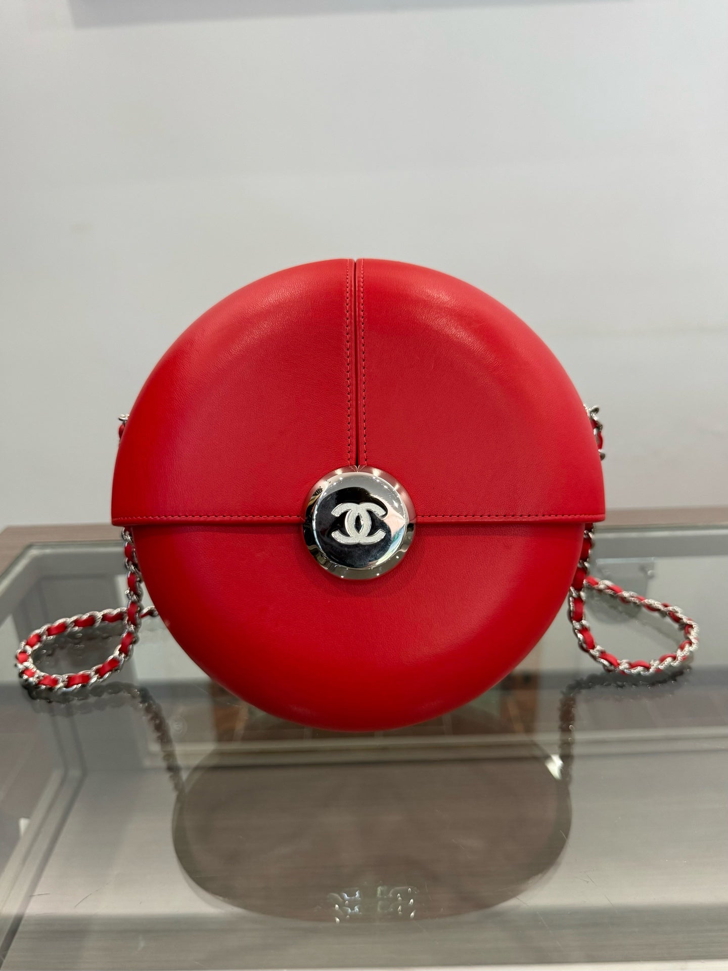 Chanel - Limited Edition Round Minaudiere with Chain - Leather - Red - (mini)