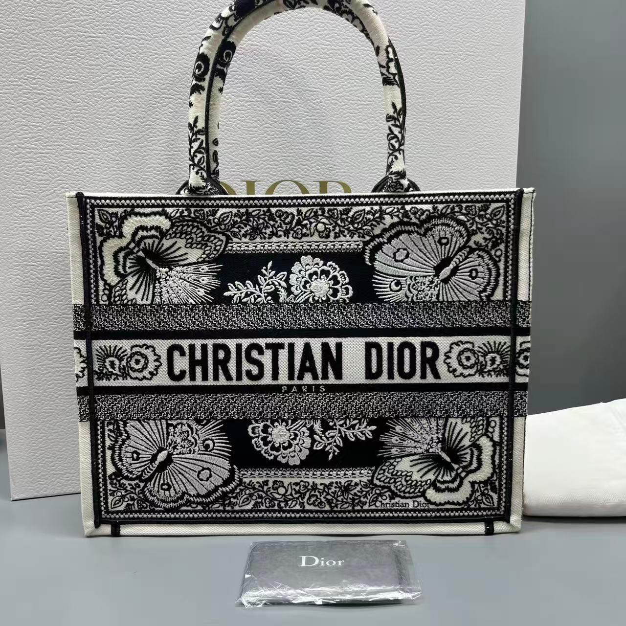 Dior - Book Tote (Butterfly Floral Embroidery) - Embroidered cloth - Multicolour - (Medium)