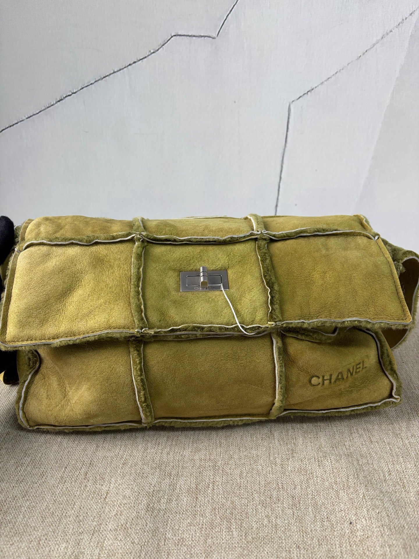 Chanel - Chanel Patchwork Shearling Flap Bag - Lamb shearling and suede leather - Green - (Medium)