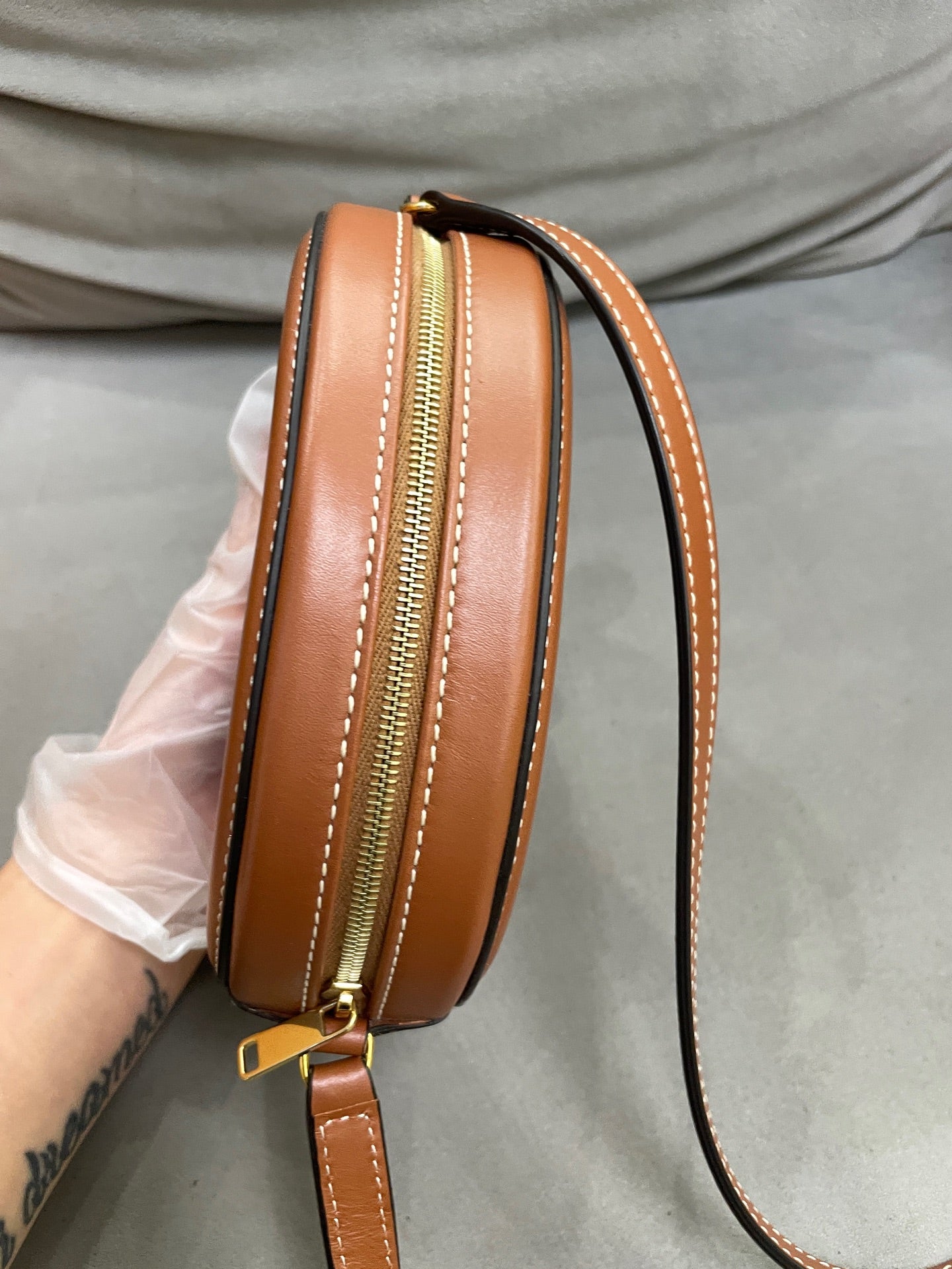 CELINE - Oval Triomphe Crossbody Bag - Leather - Brown - (mini)