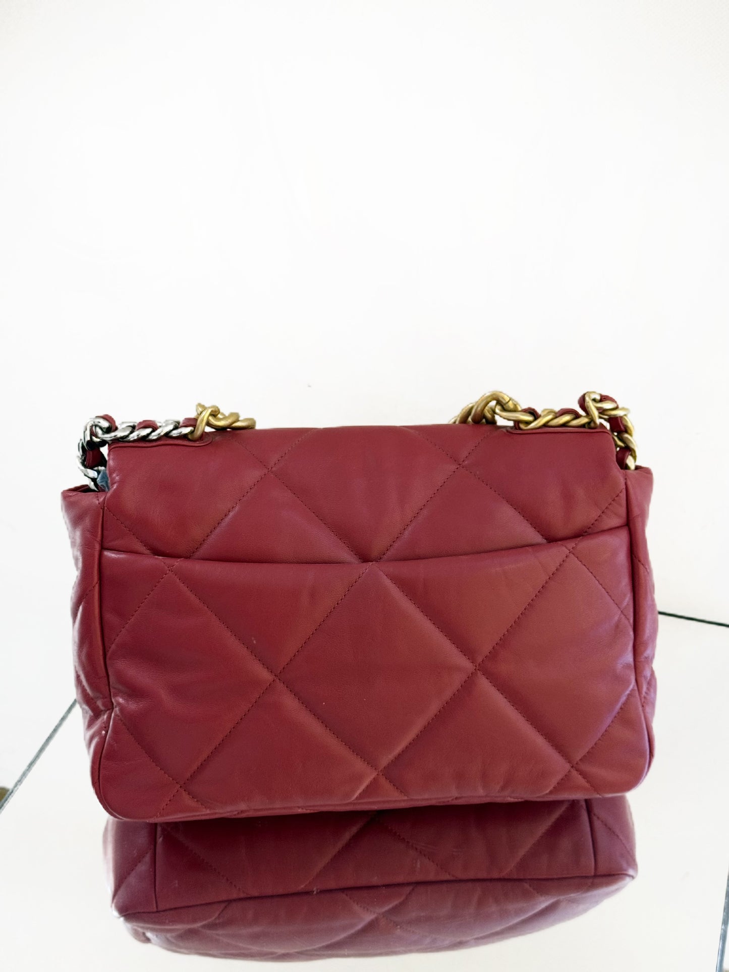 Chanel - Chanel 19 Flap Bag - Aged calfskin leather - Red - (medium)