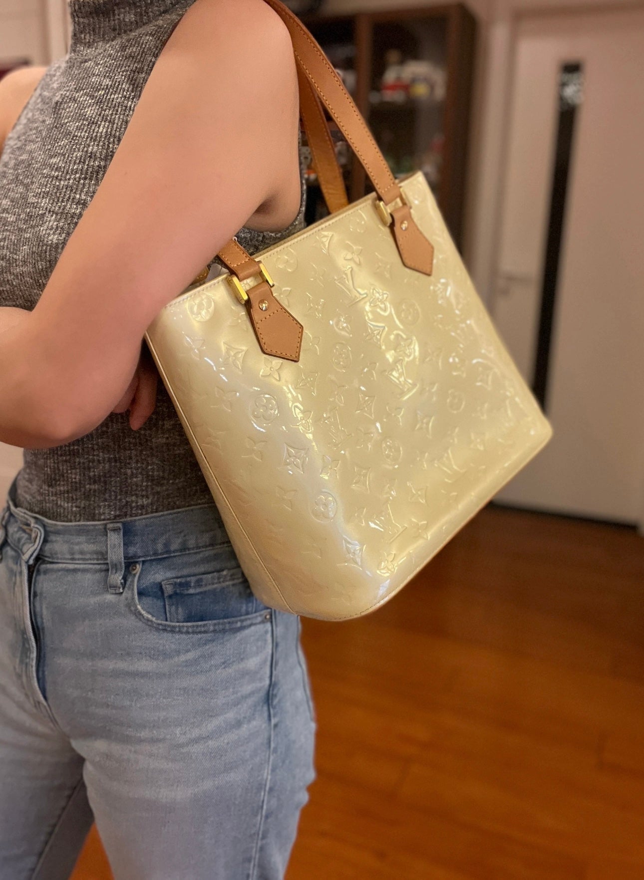 Louis Vuitton - Vivian - Patent leather - Off-white - (Medium)