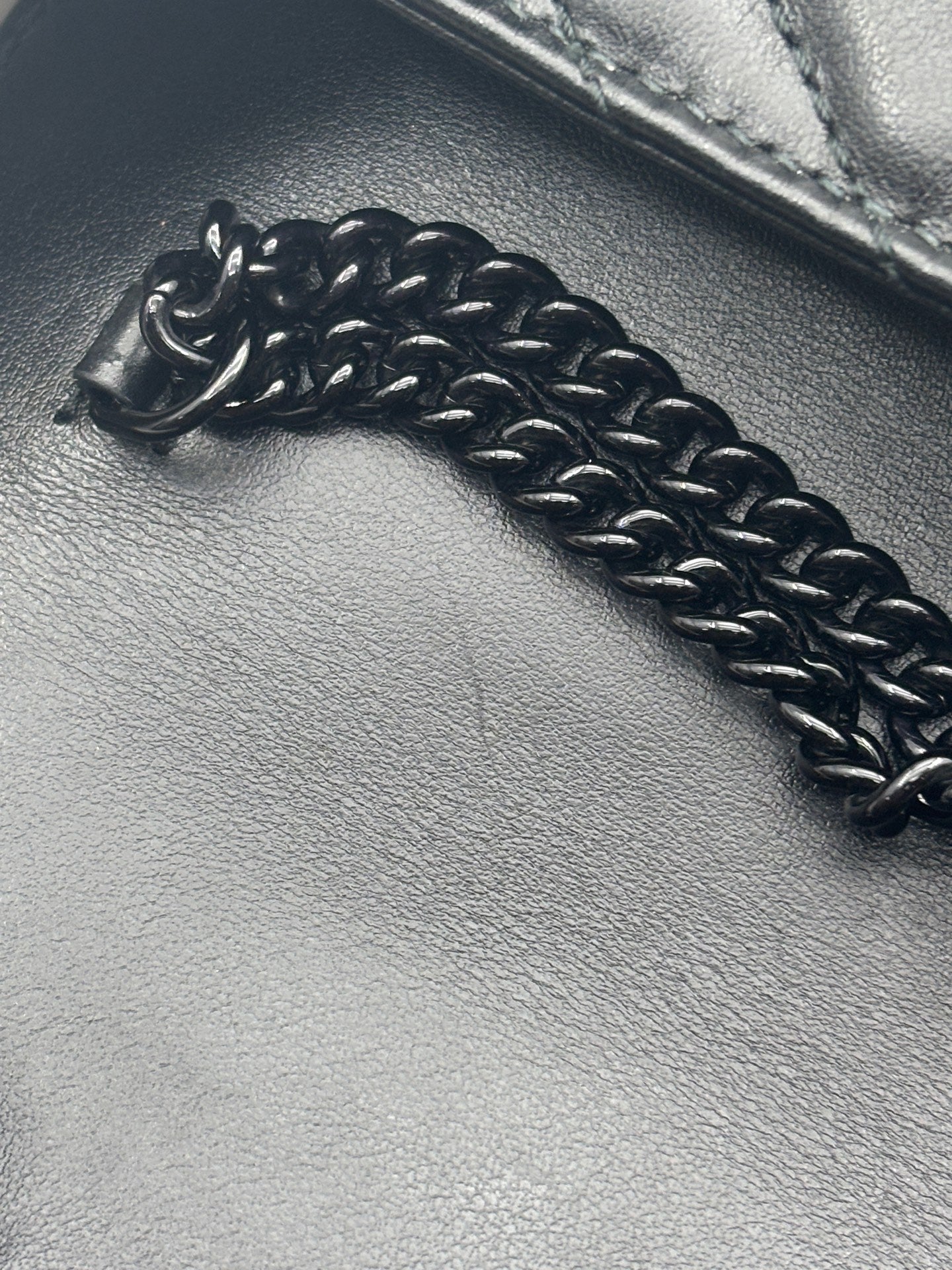 Saint Laurent - LE 5 À 7 Hobo Bag - Patent leather - Black - (mini)