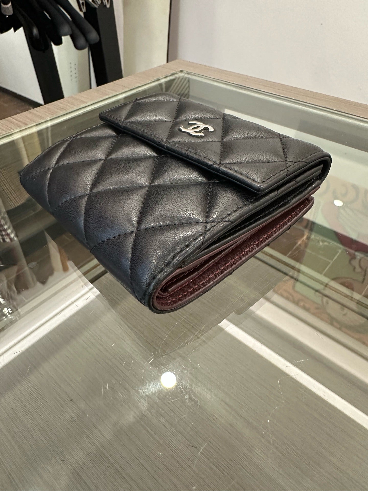 Chanel - Classic Quilted Trifold Wallet - Lambskin leather - Black - (Small)