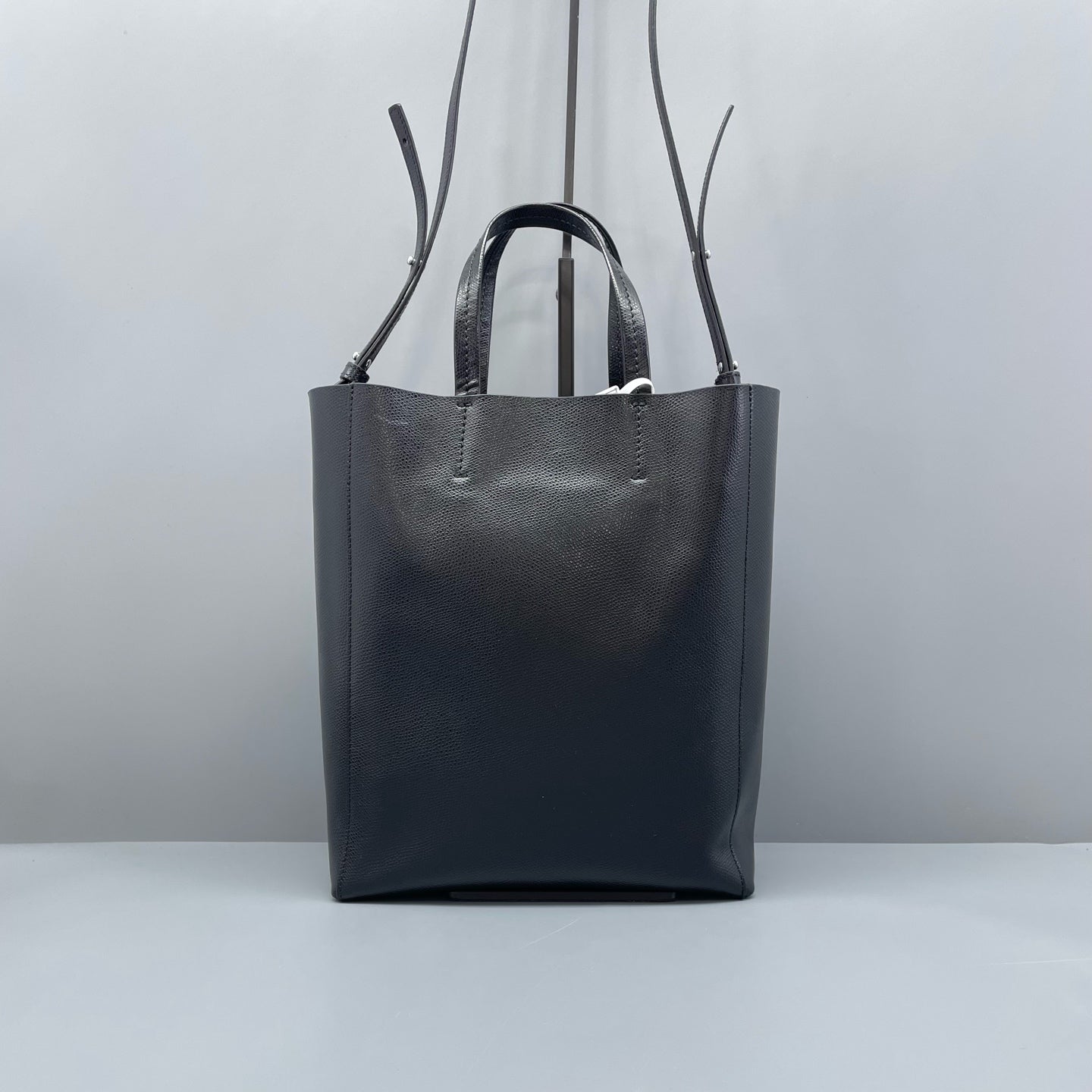 Celine - Cabas Tote Bag - Grained calfskin leather - Black - (Medium)